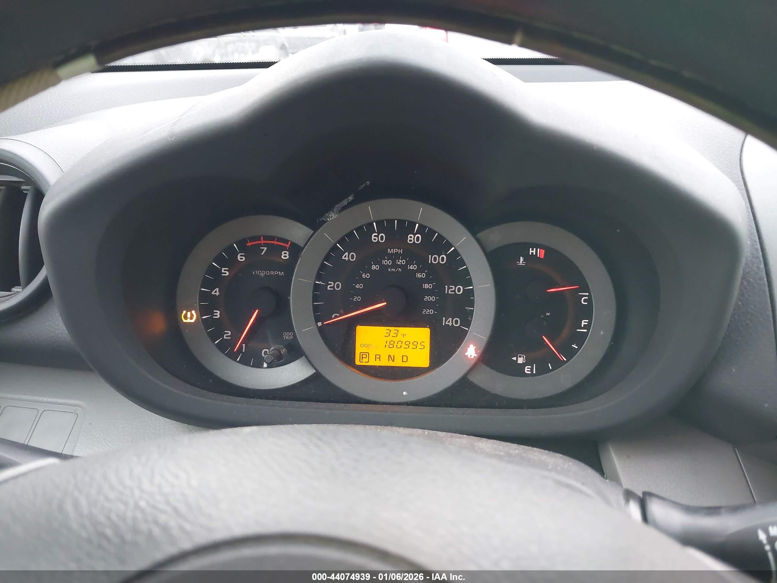 TOYOTA RAV4 image 6