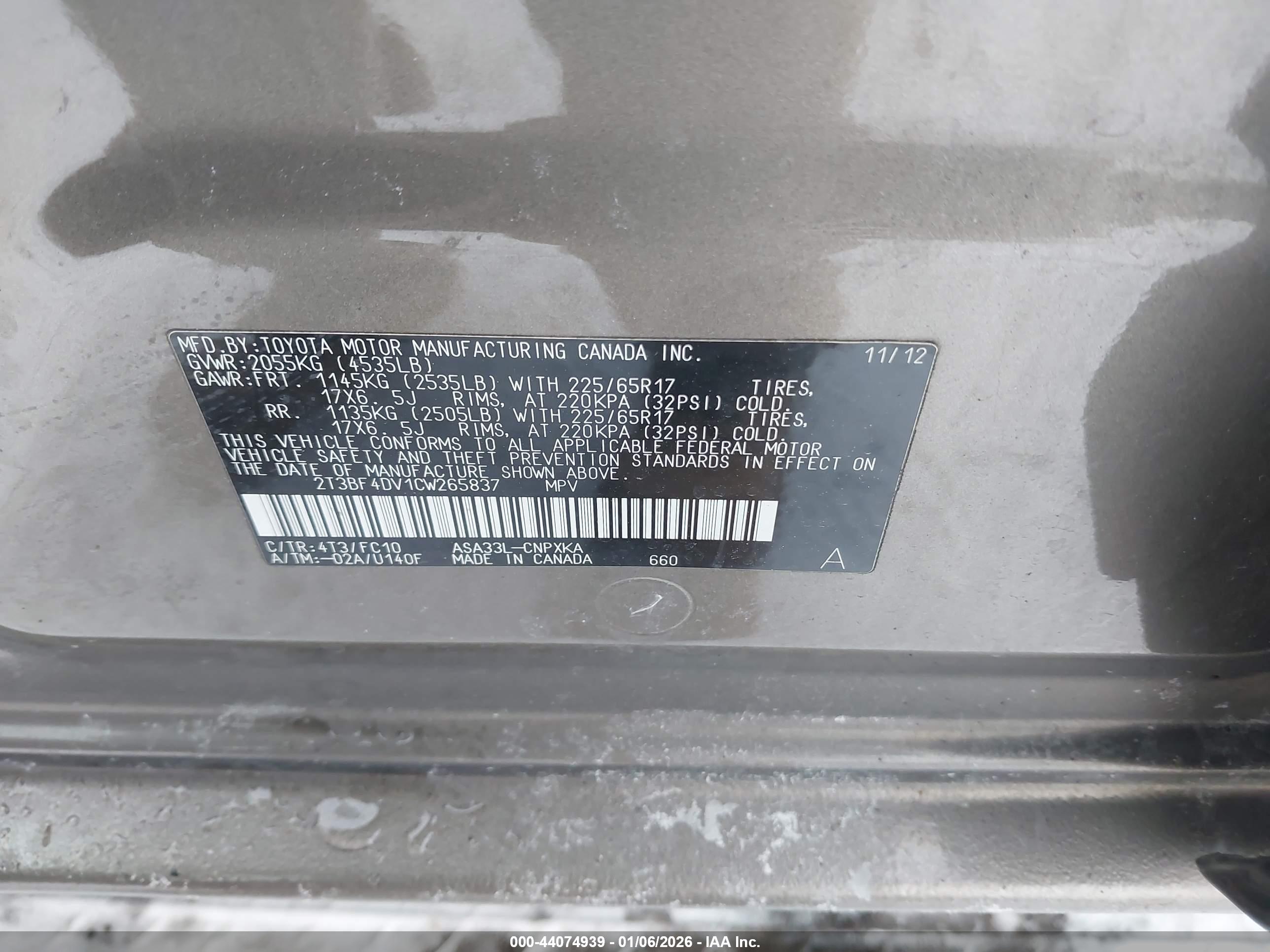 TOYOTA RAV4 image 9