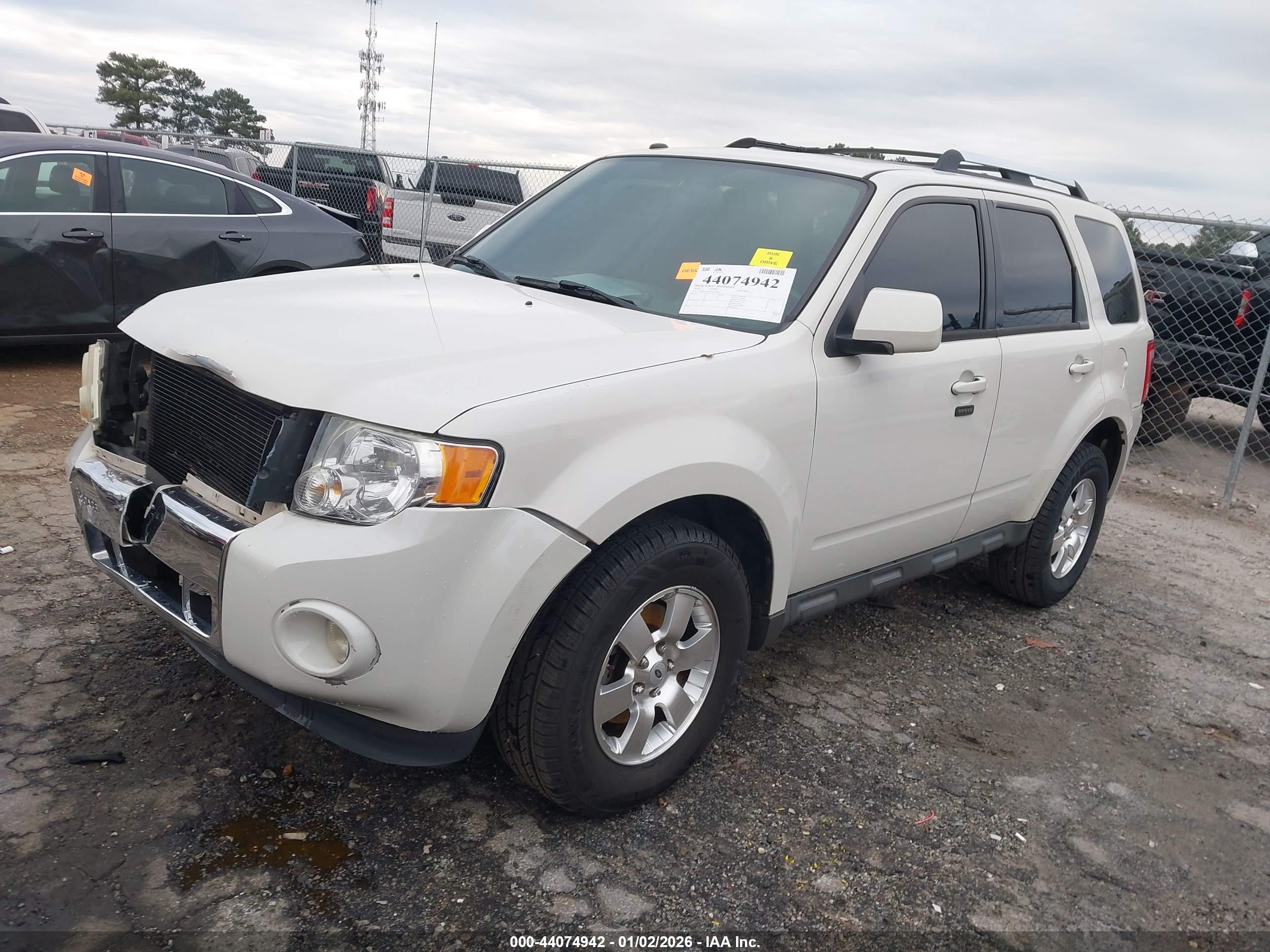 FORD ESCAPE image 2