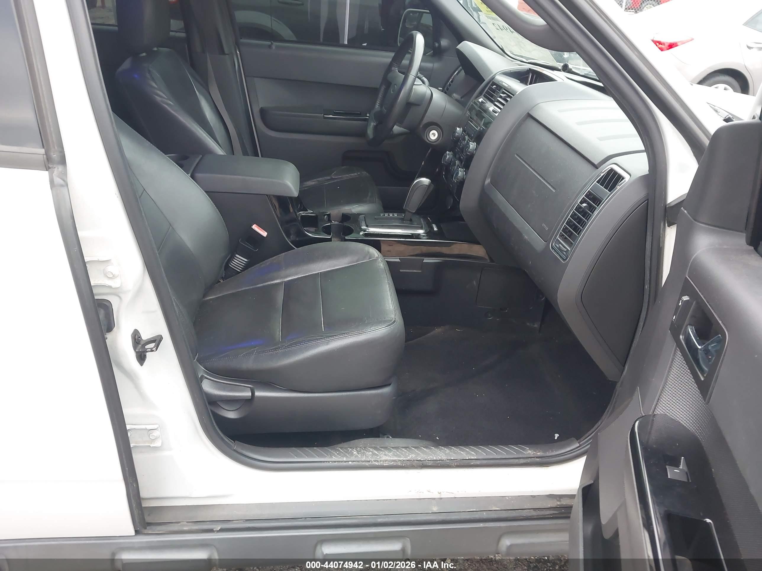FORD ESCAPE image 5