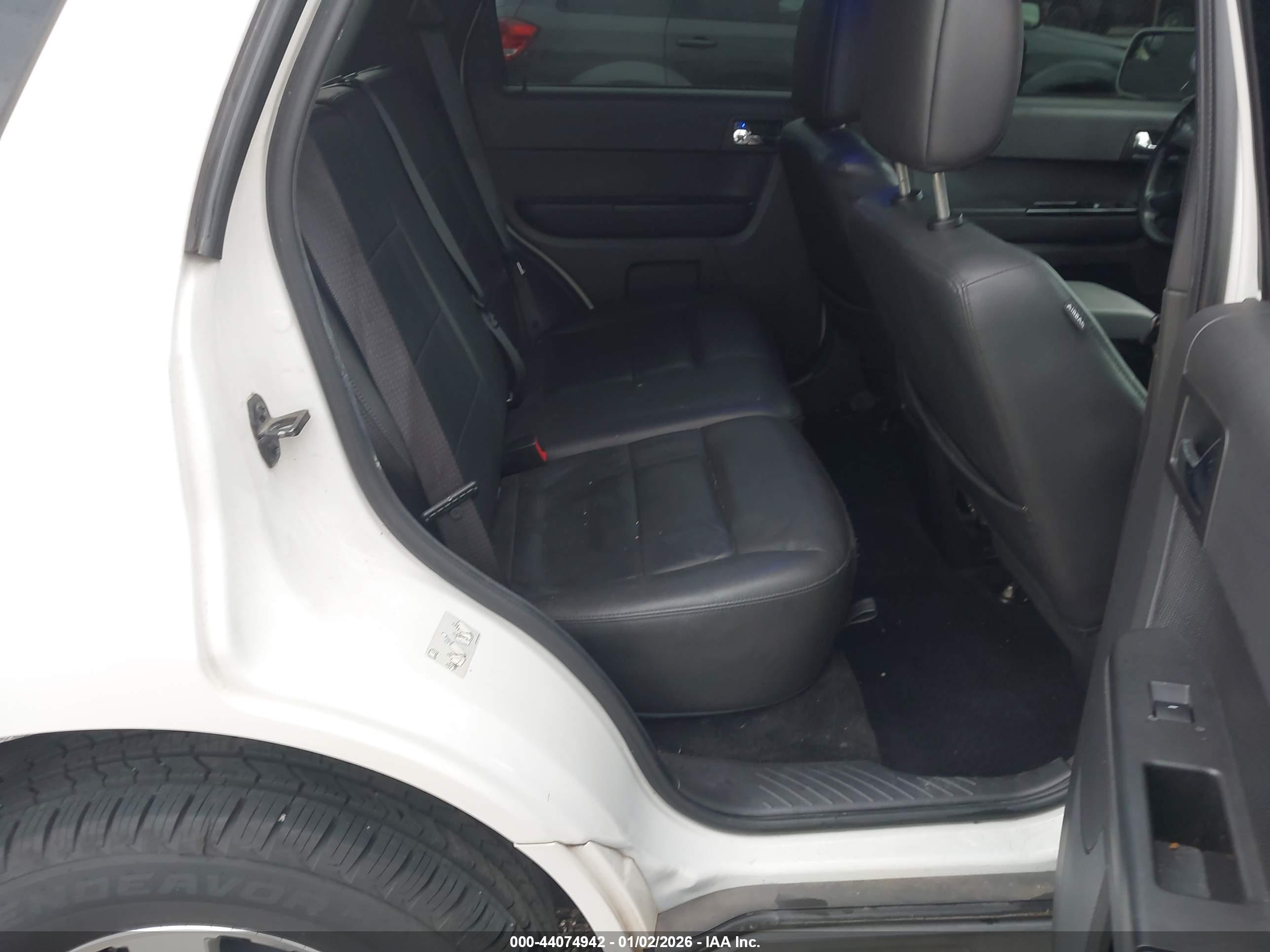 FORD ESCAPE image 8