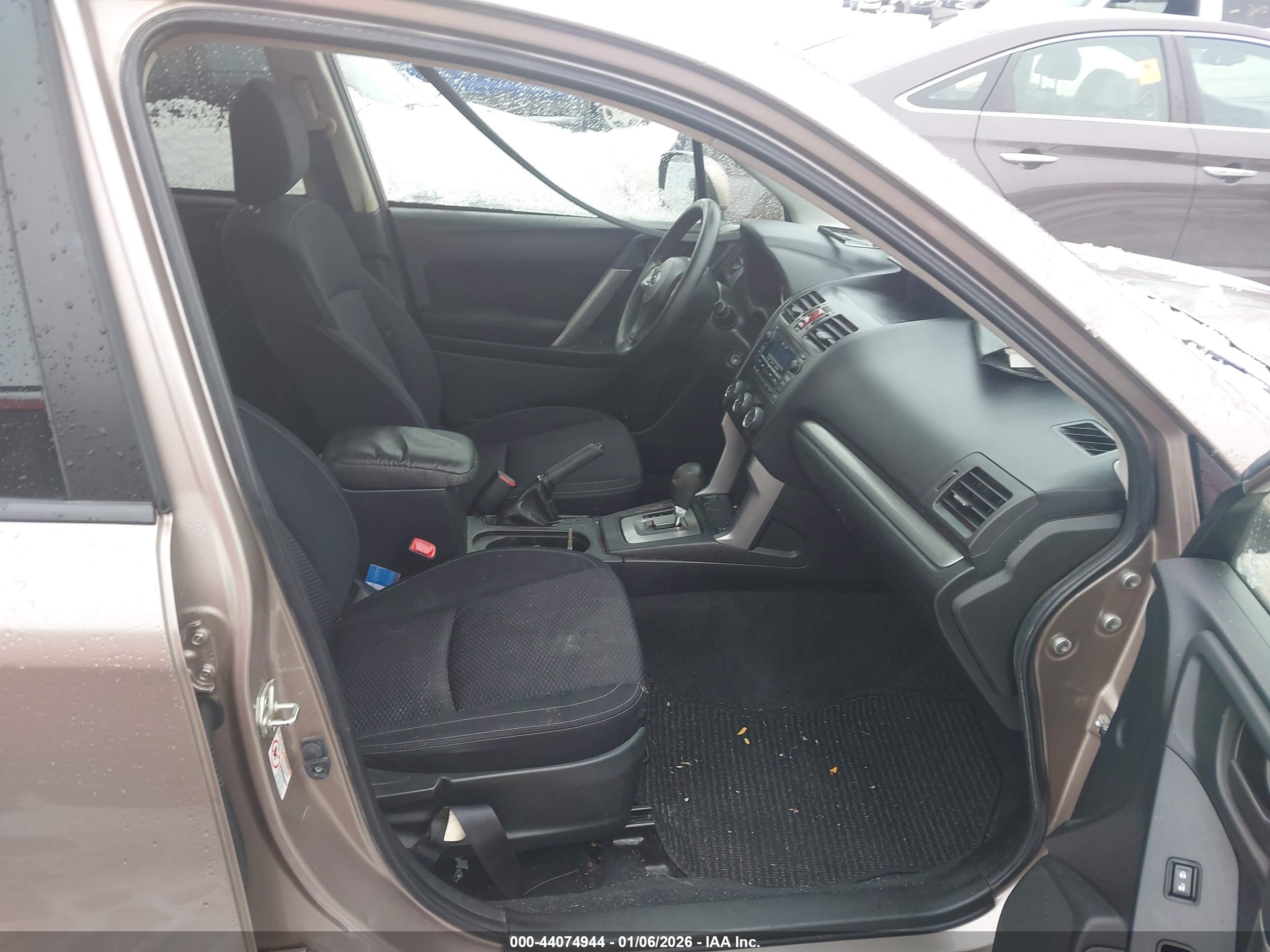 SUBARU FORESTER image 5