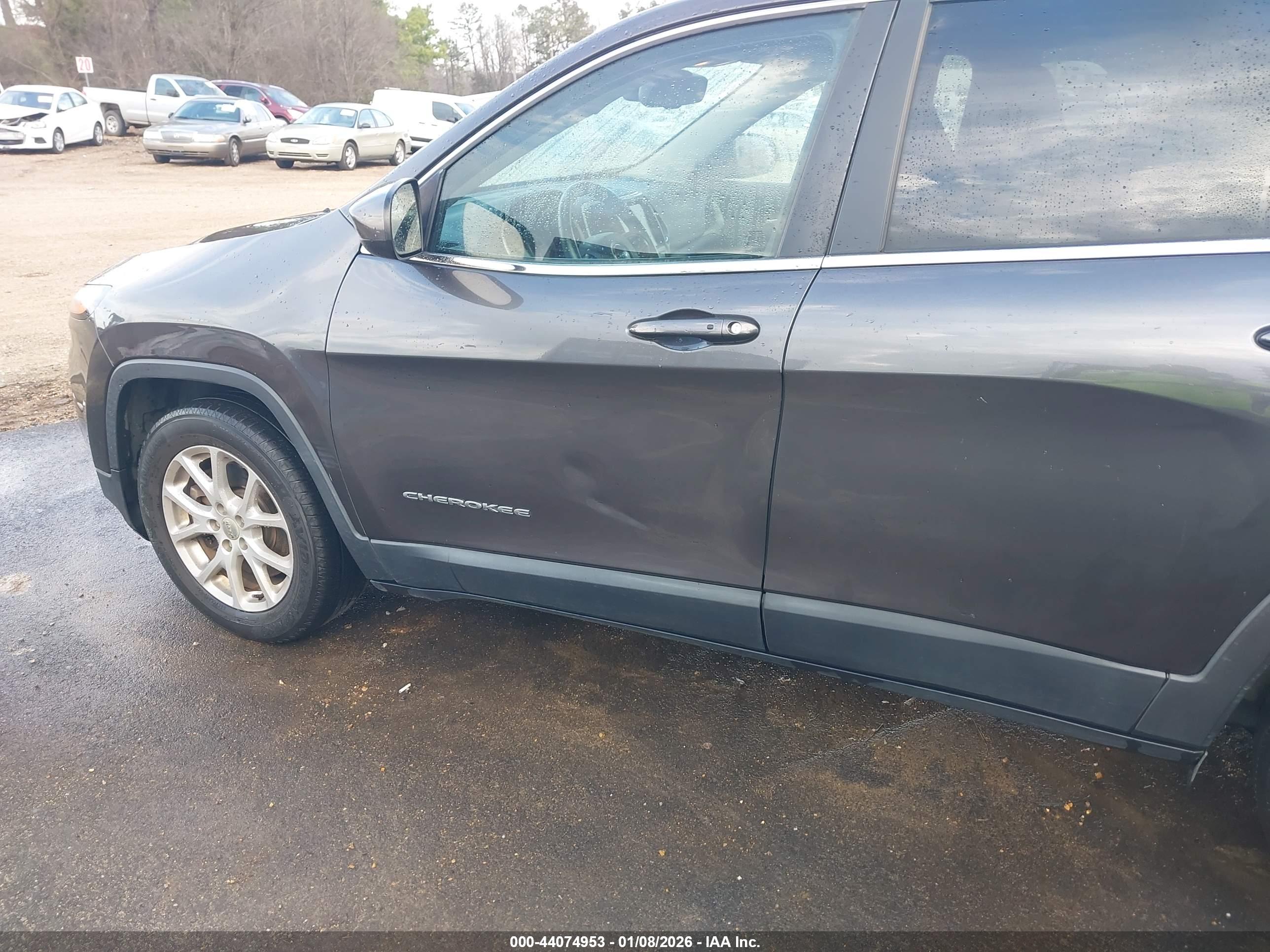JEEP CHEROKEE image 6