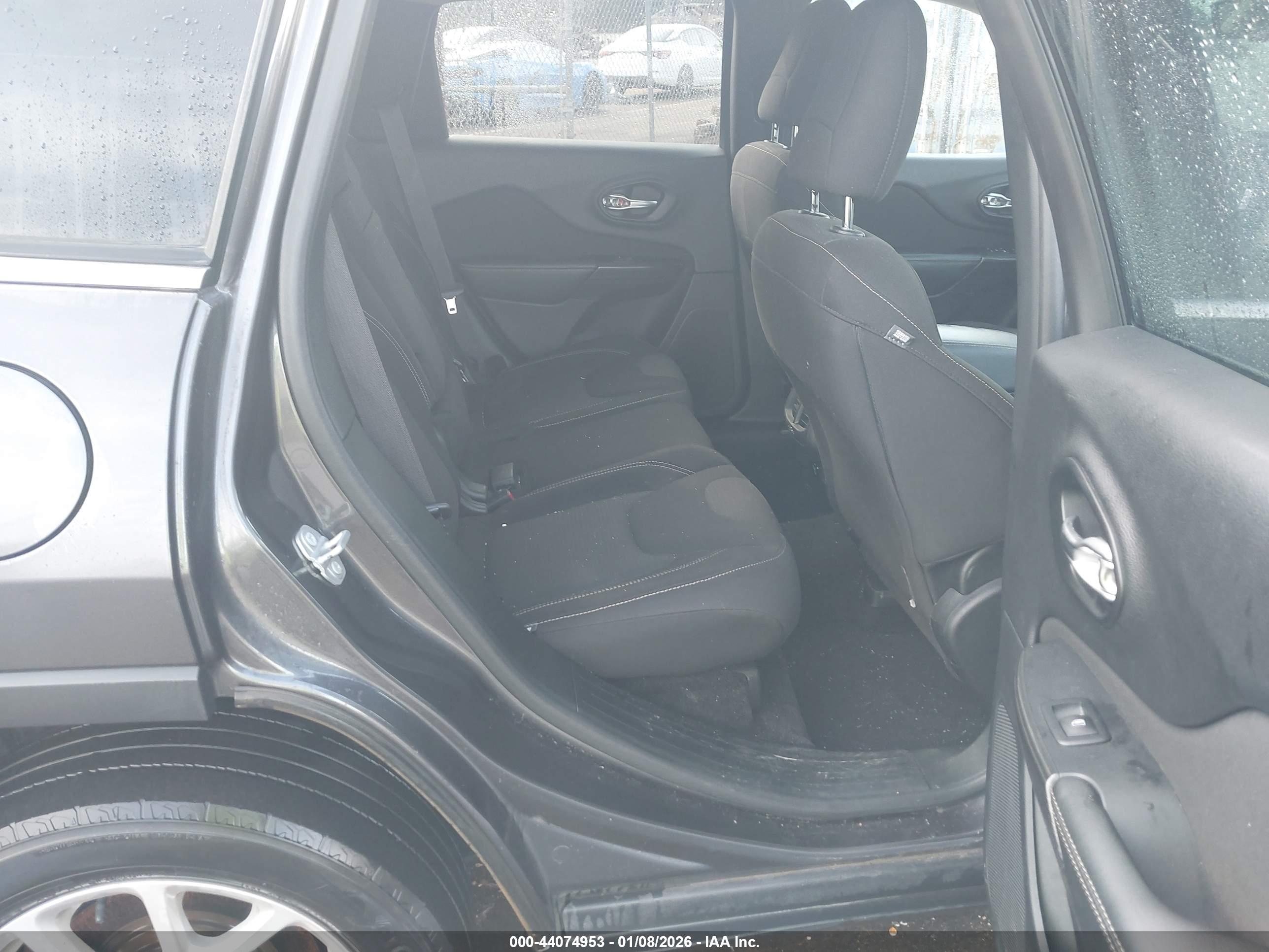 JEEP CHEROKEE image 8