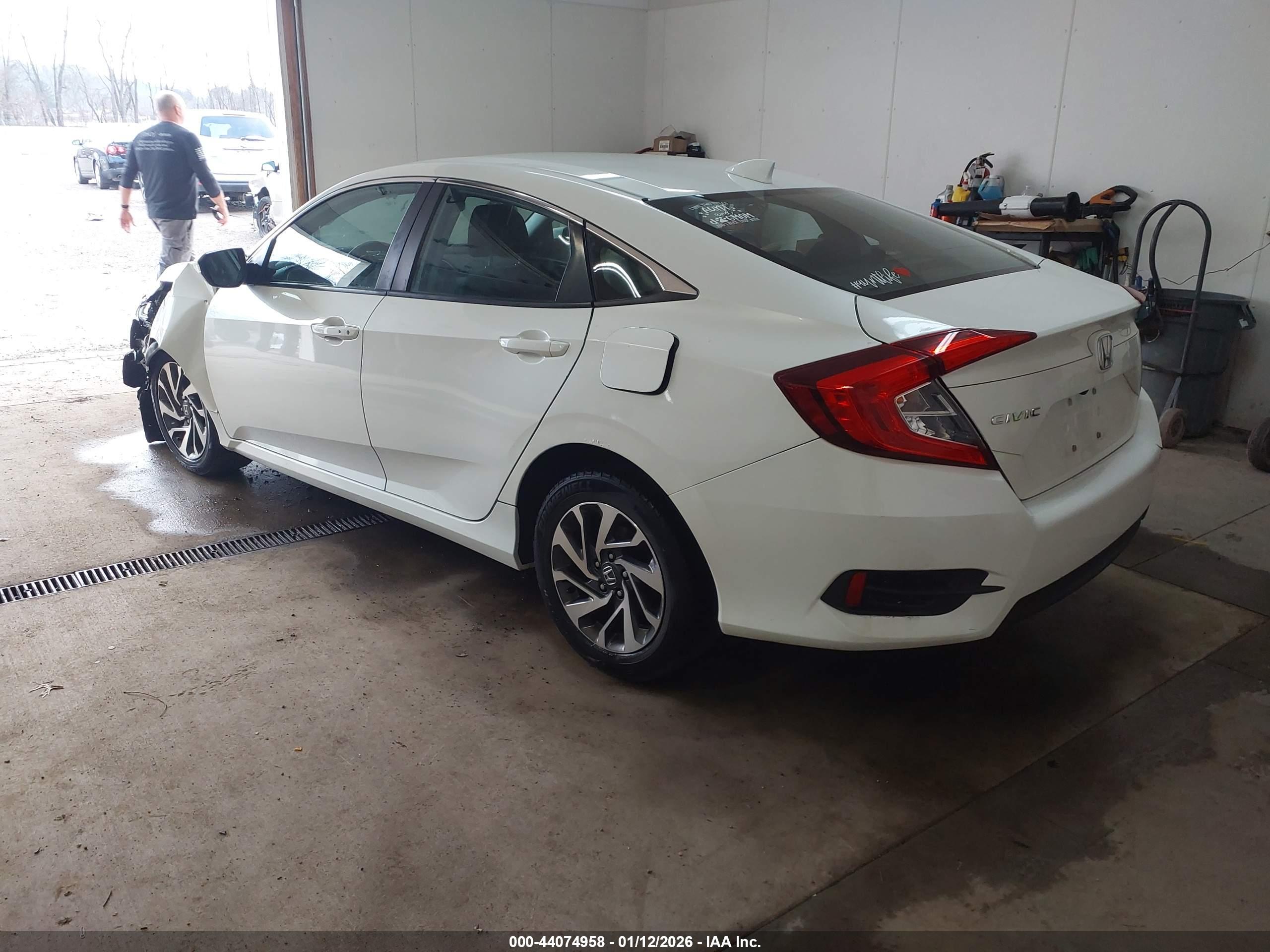 HONDA CIVIC image 3