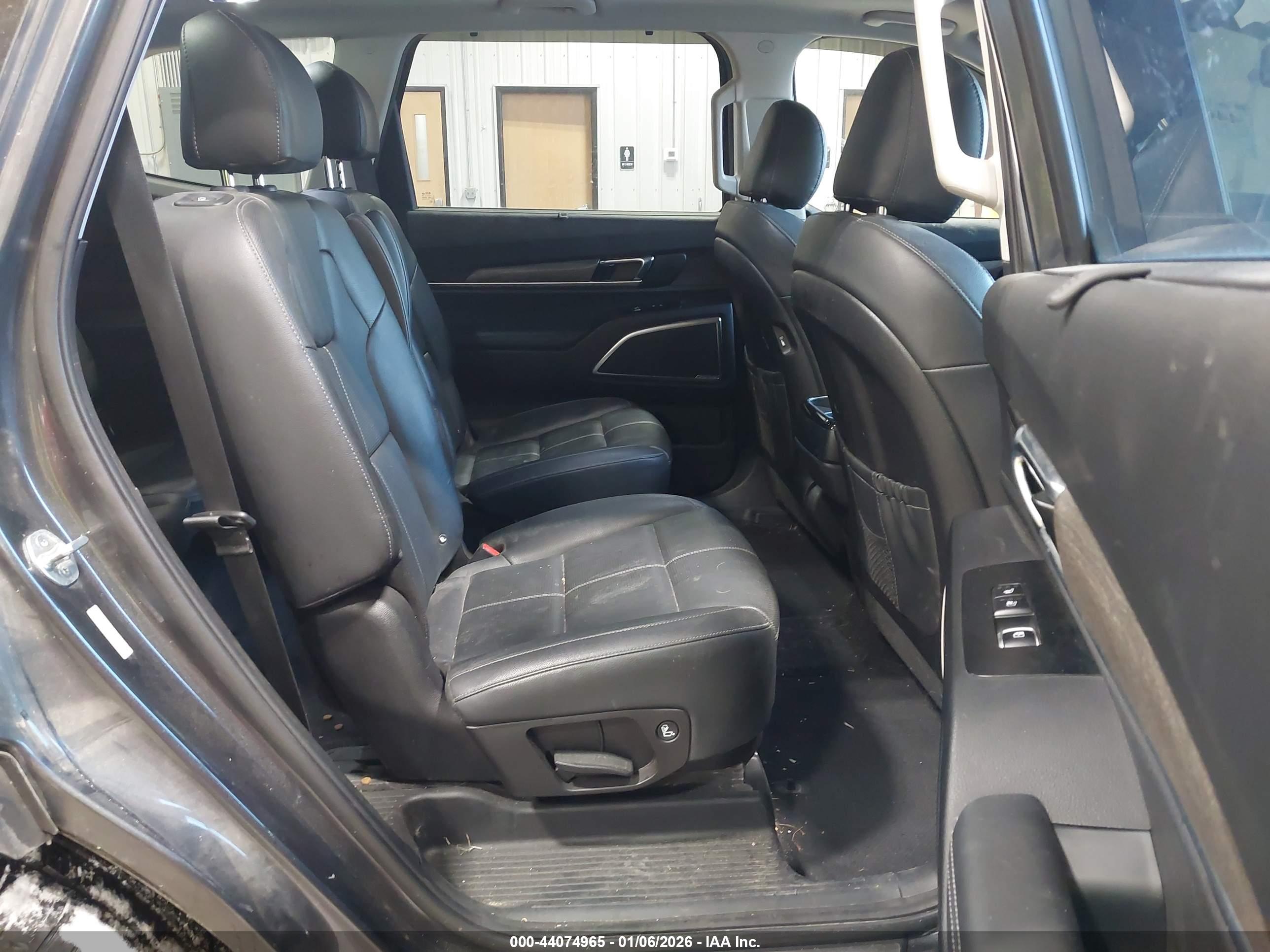 KIA TELLURIDE image 8