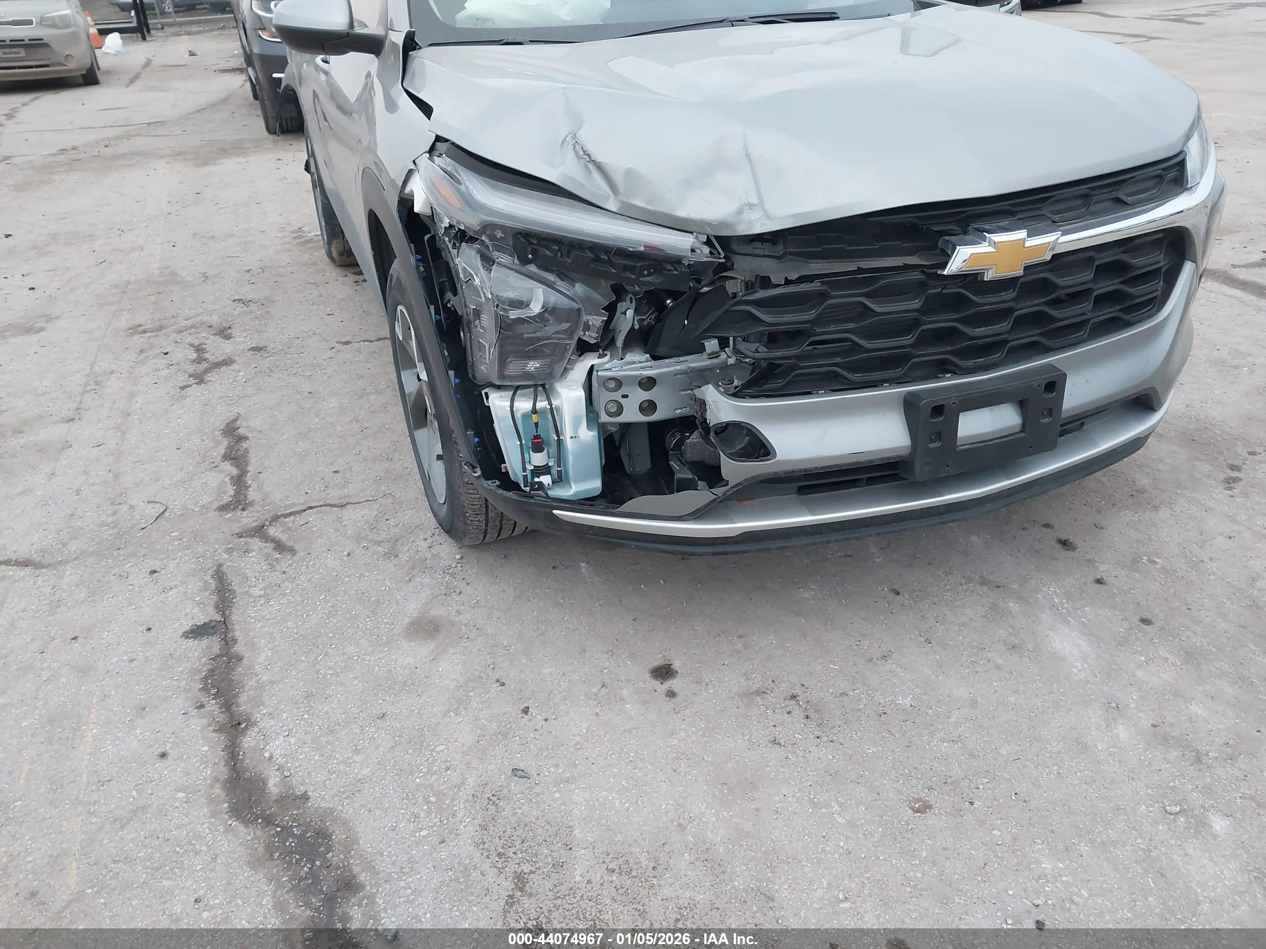CHEVROLET TRAX image 6
