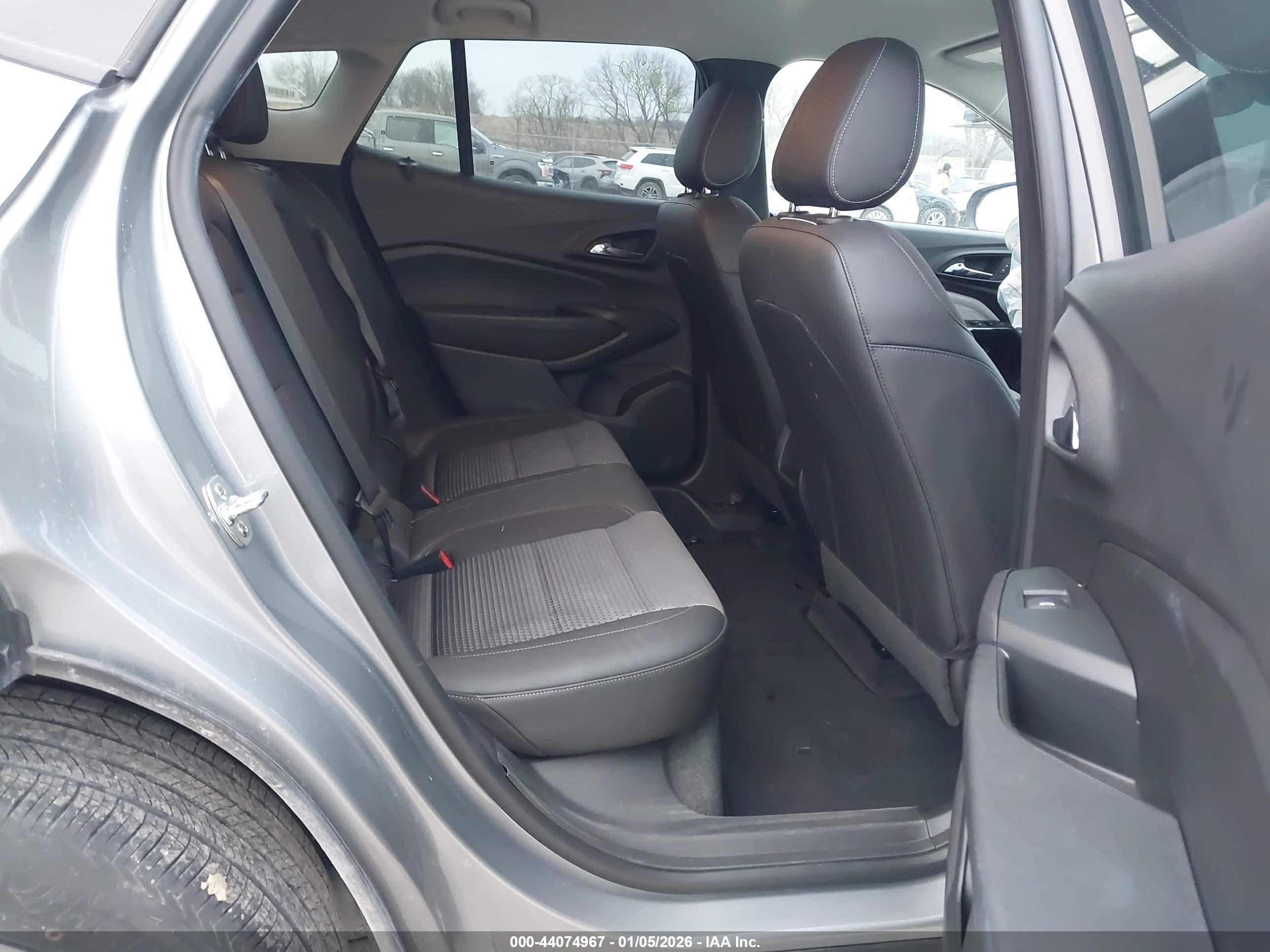 CHEVROLET TRAX image 8