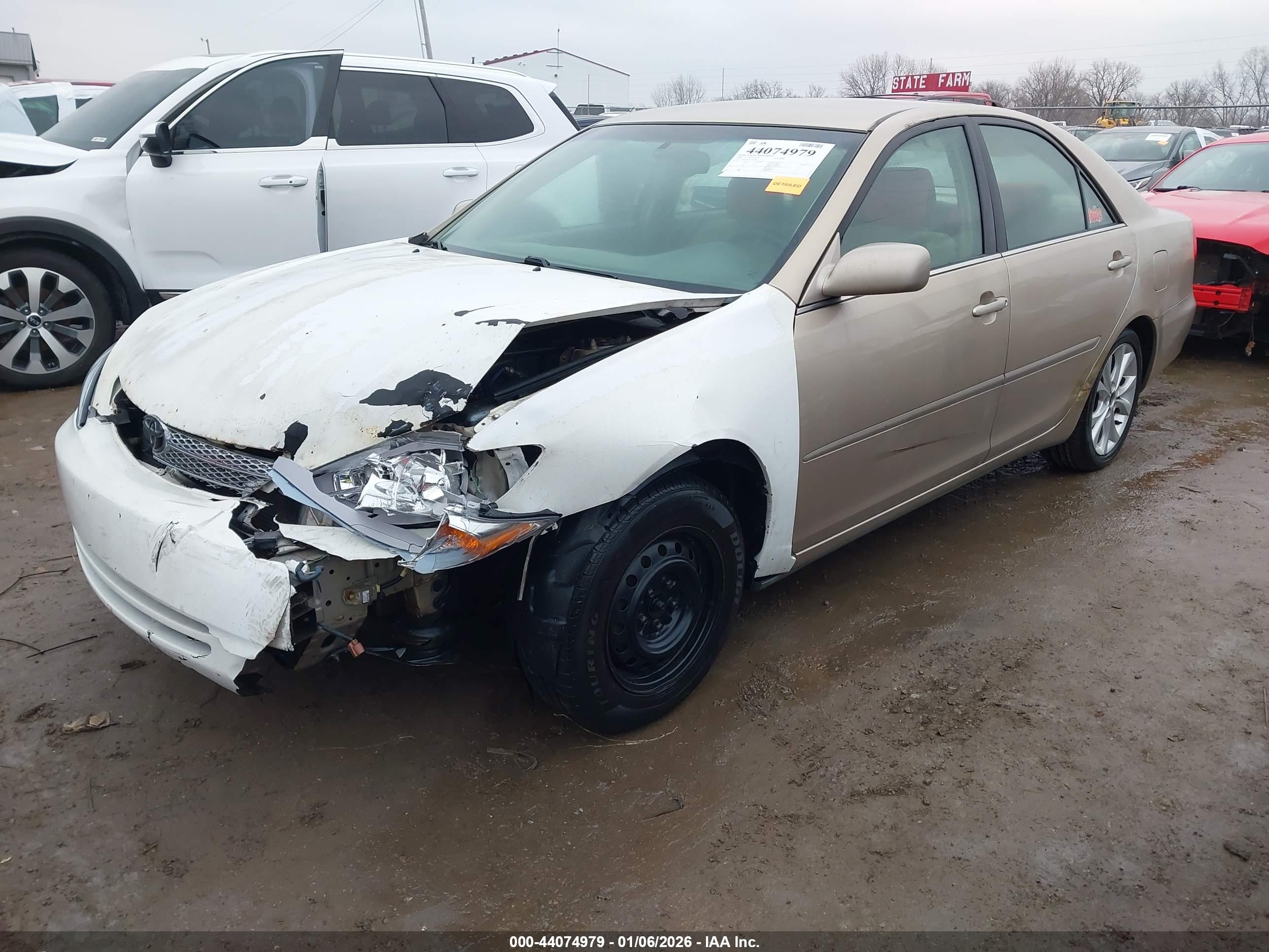 TOYOTA CAMRY image 2