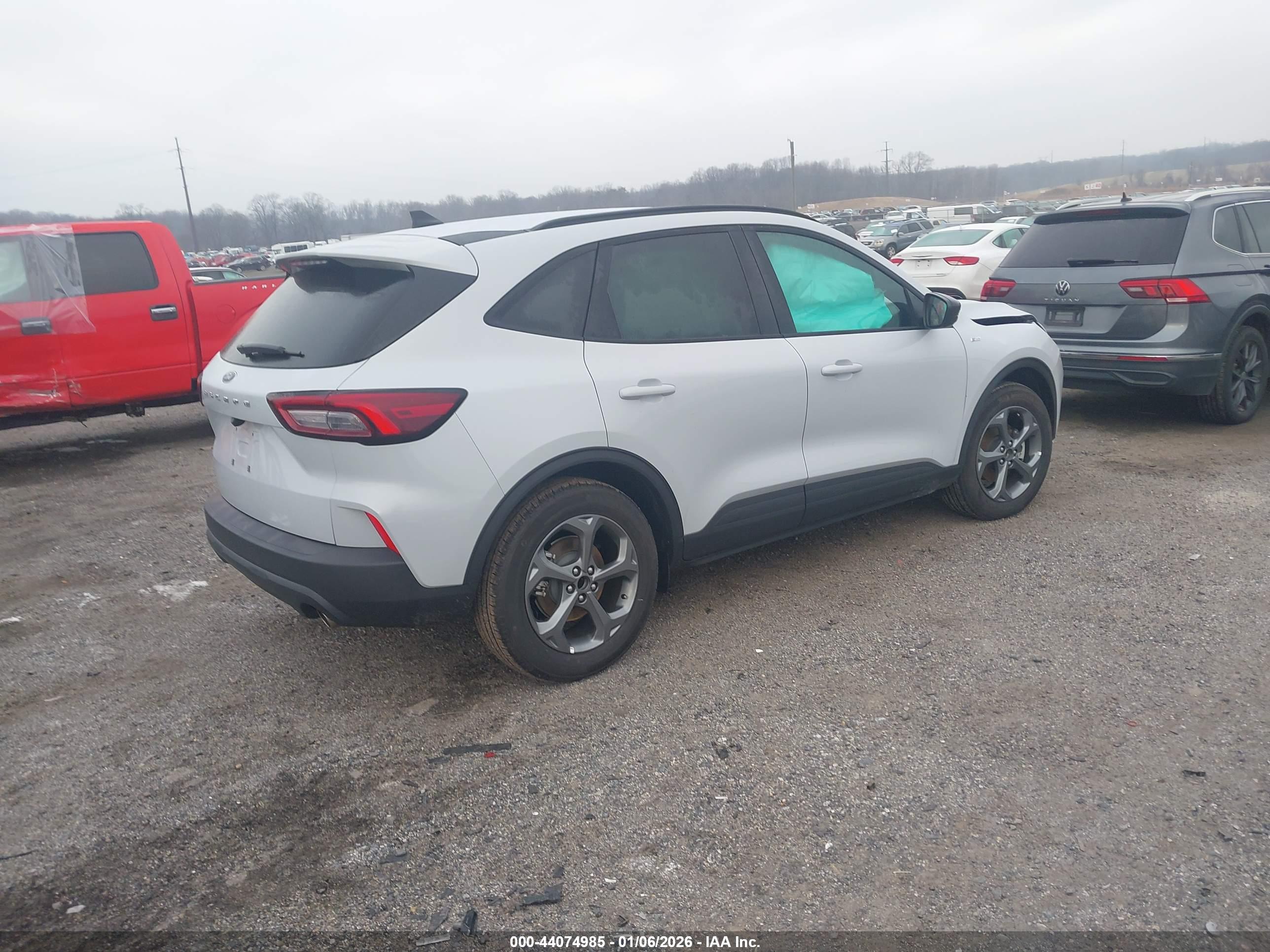 FORD ESCAPE image 4