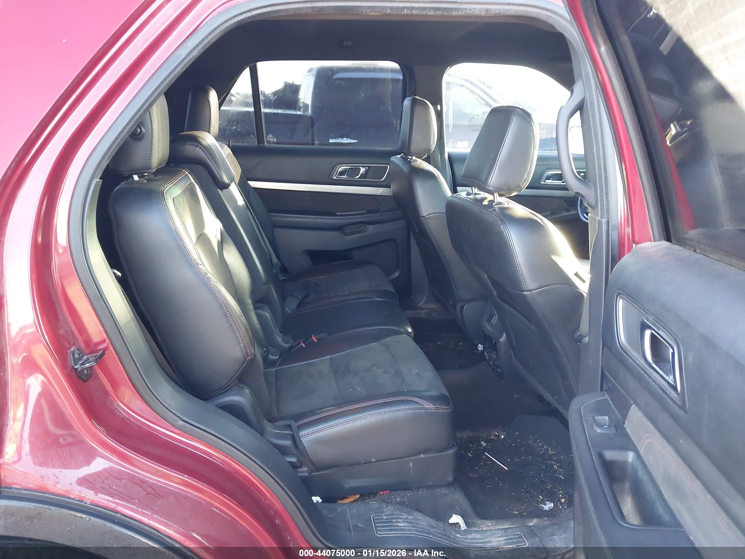FORD EXPLORER image 8