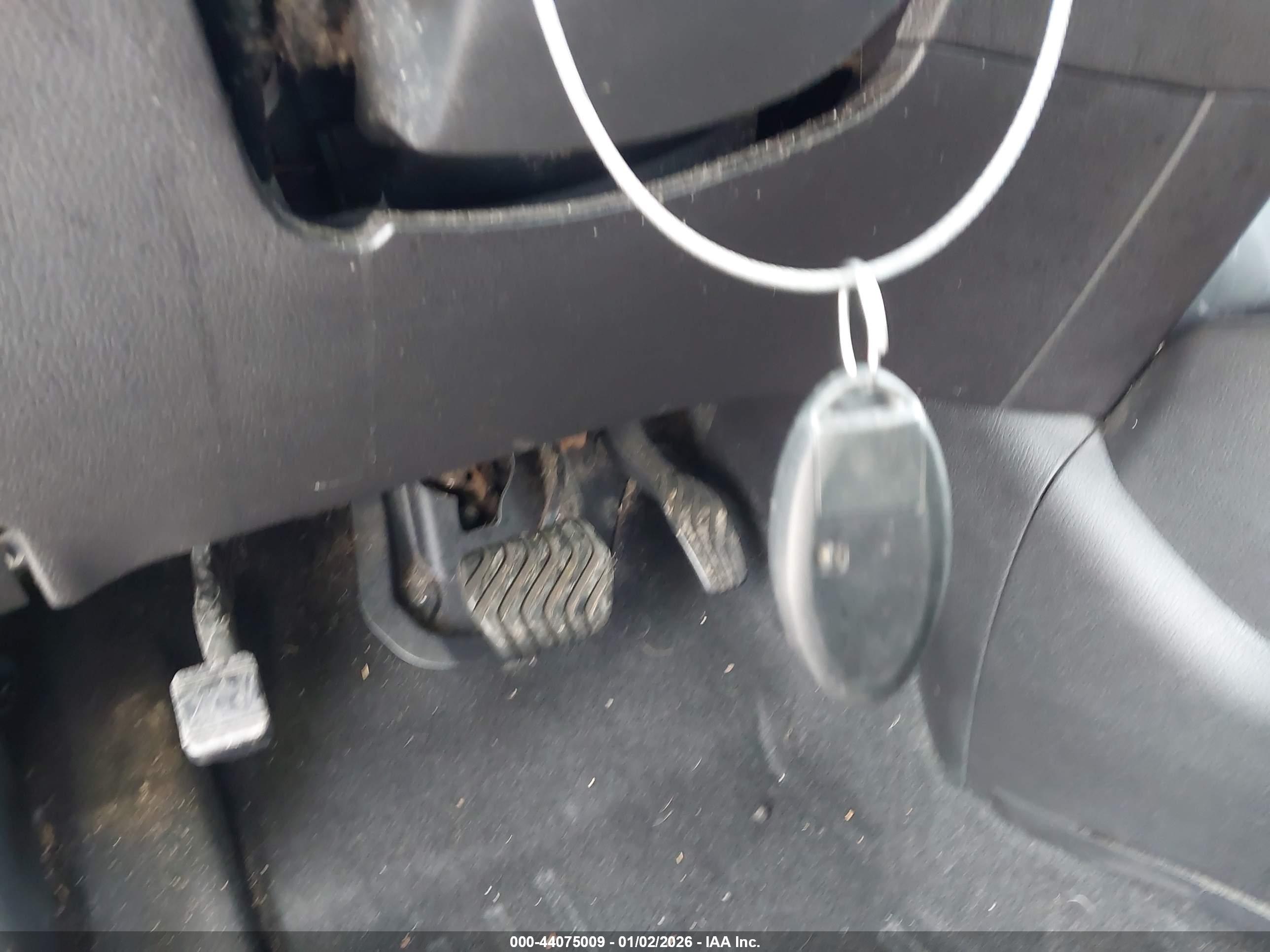 NISSAN ROGUE image 11