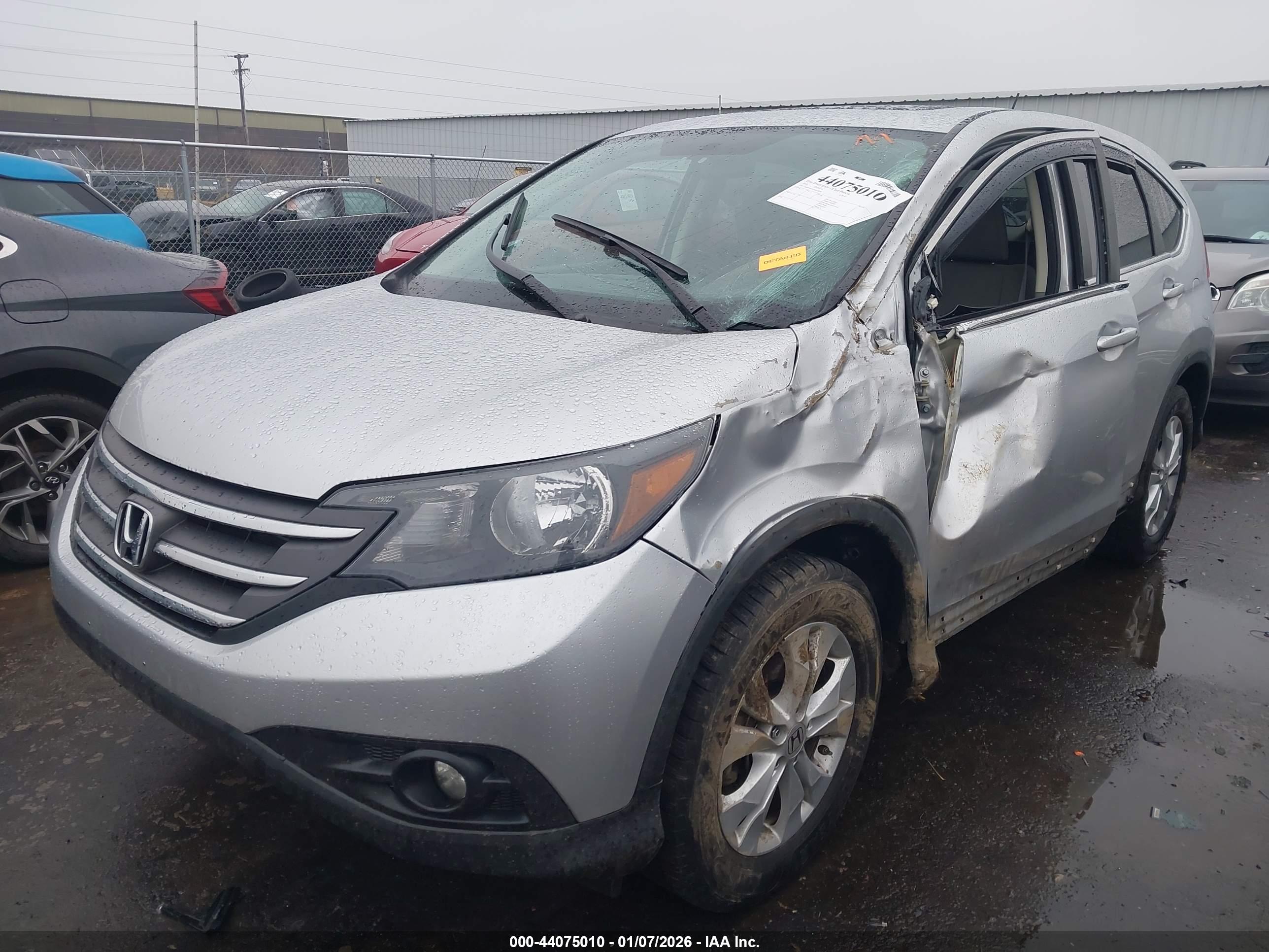 HONDA CR-V image 2