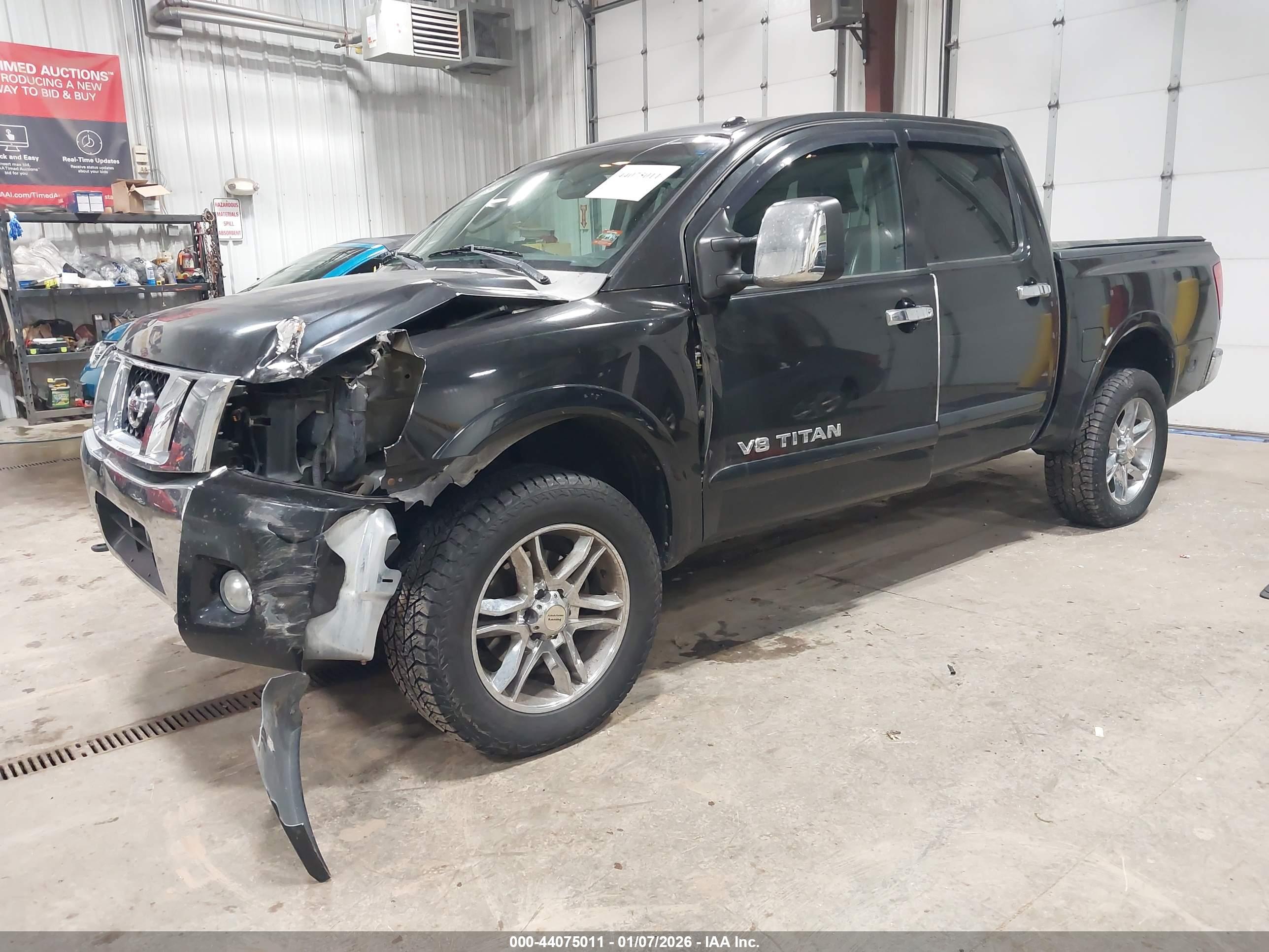 NISSAN TITAN image 2