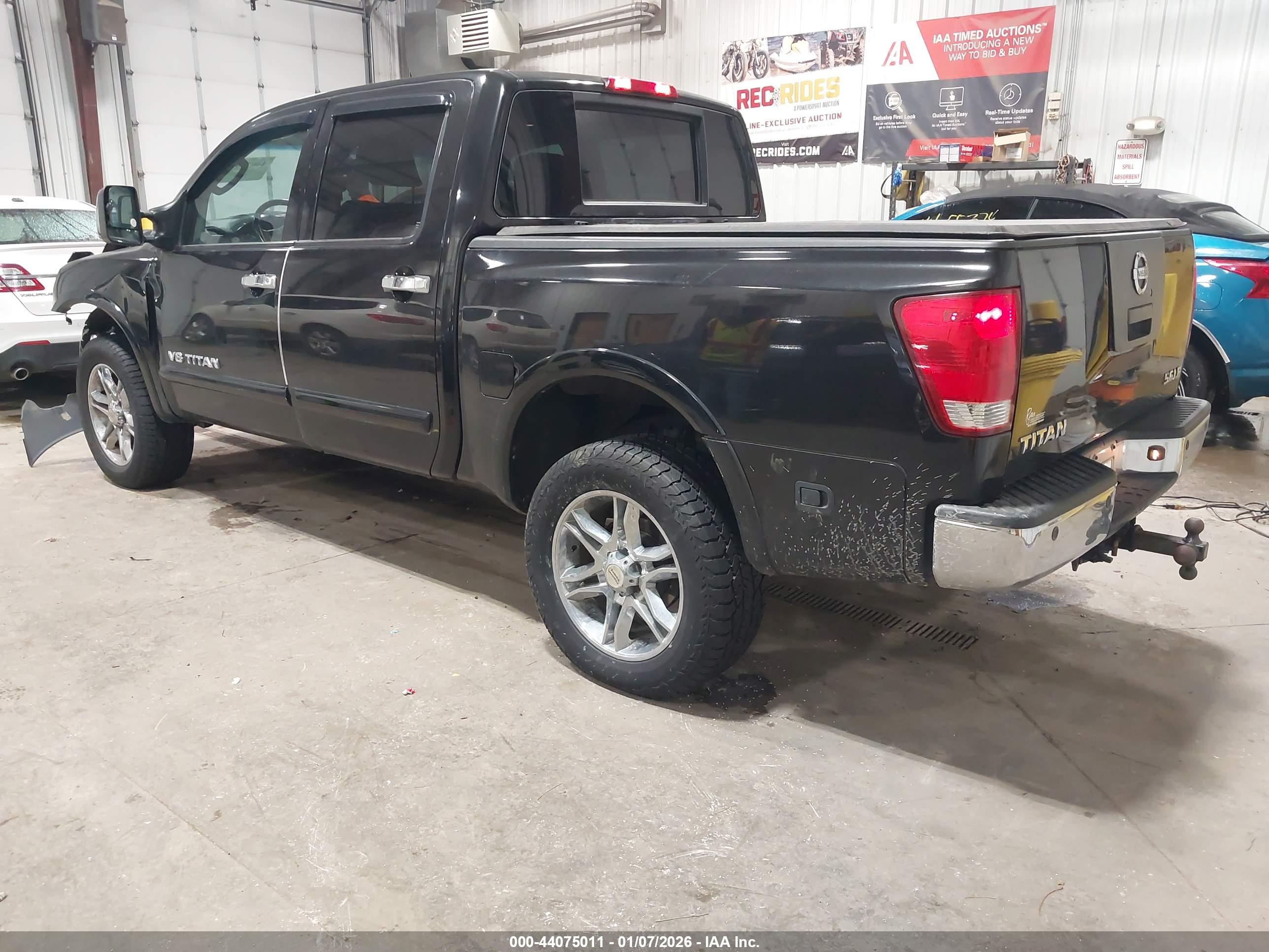 NISSAN TITAN image 3
