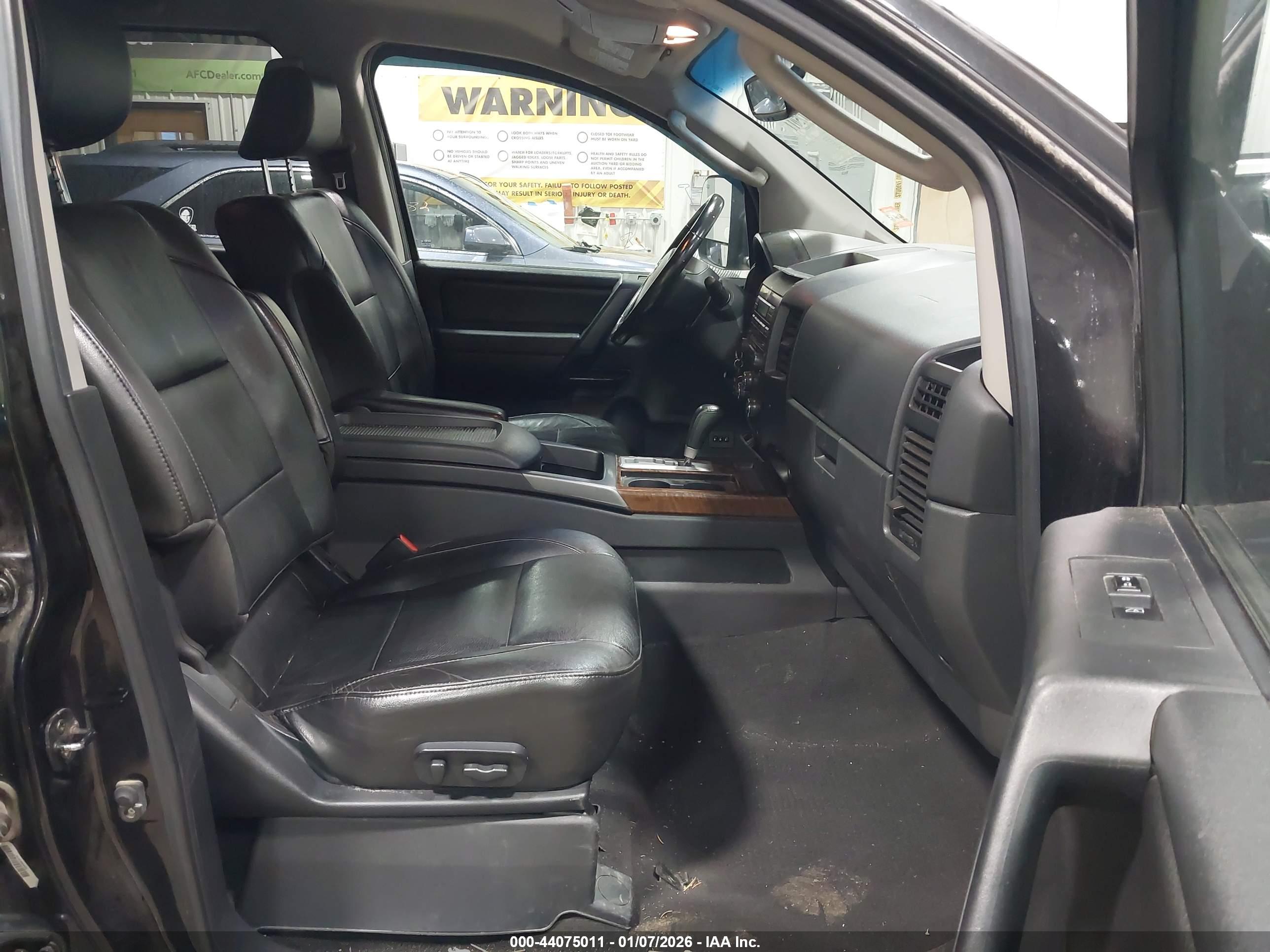 NISSAN TITAN image 5