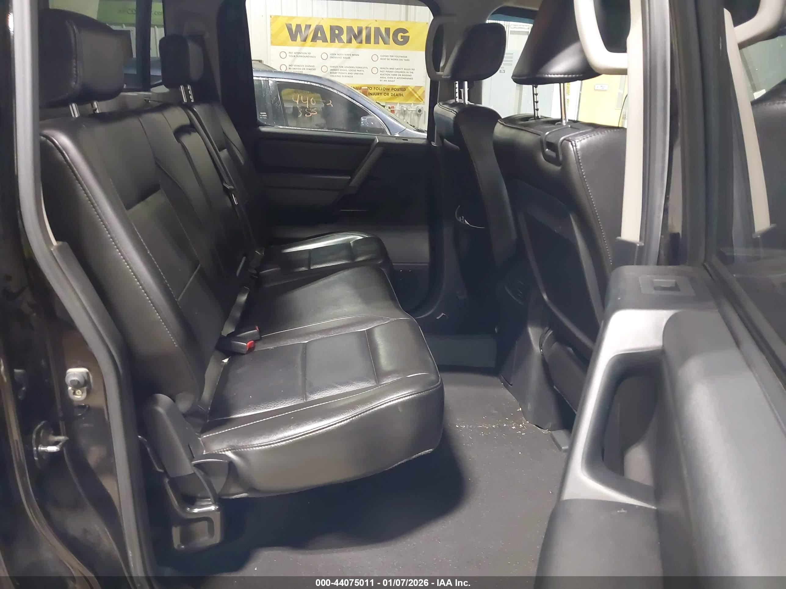 NISSAN TITAN image 8