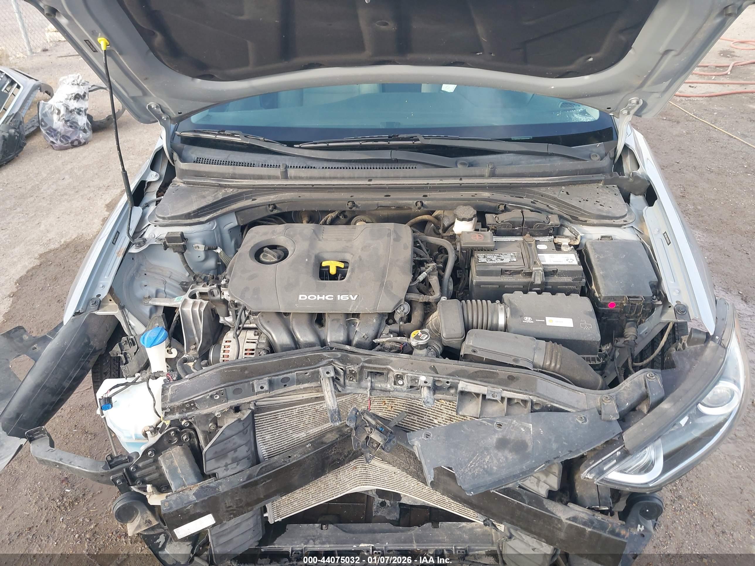 HYUNDAI ELANTRA image 10