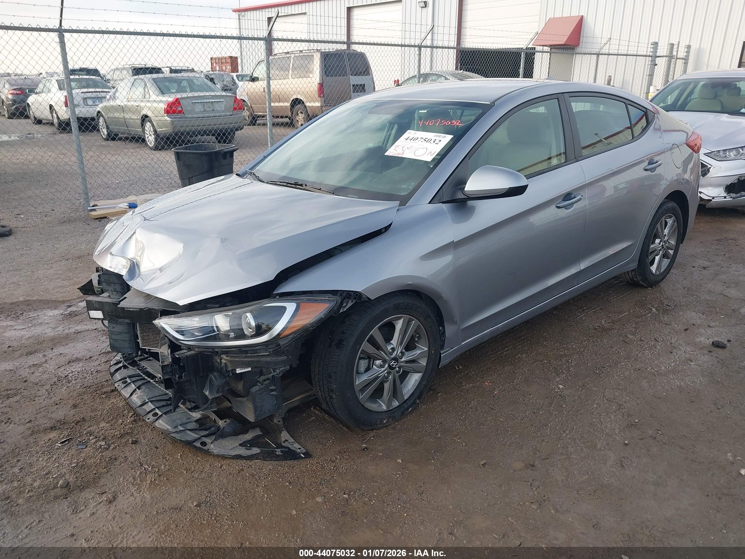 HYUNDAI ELANTRA image 2
