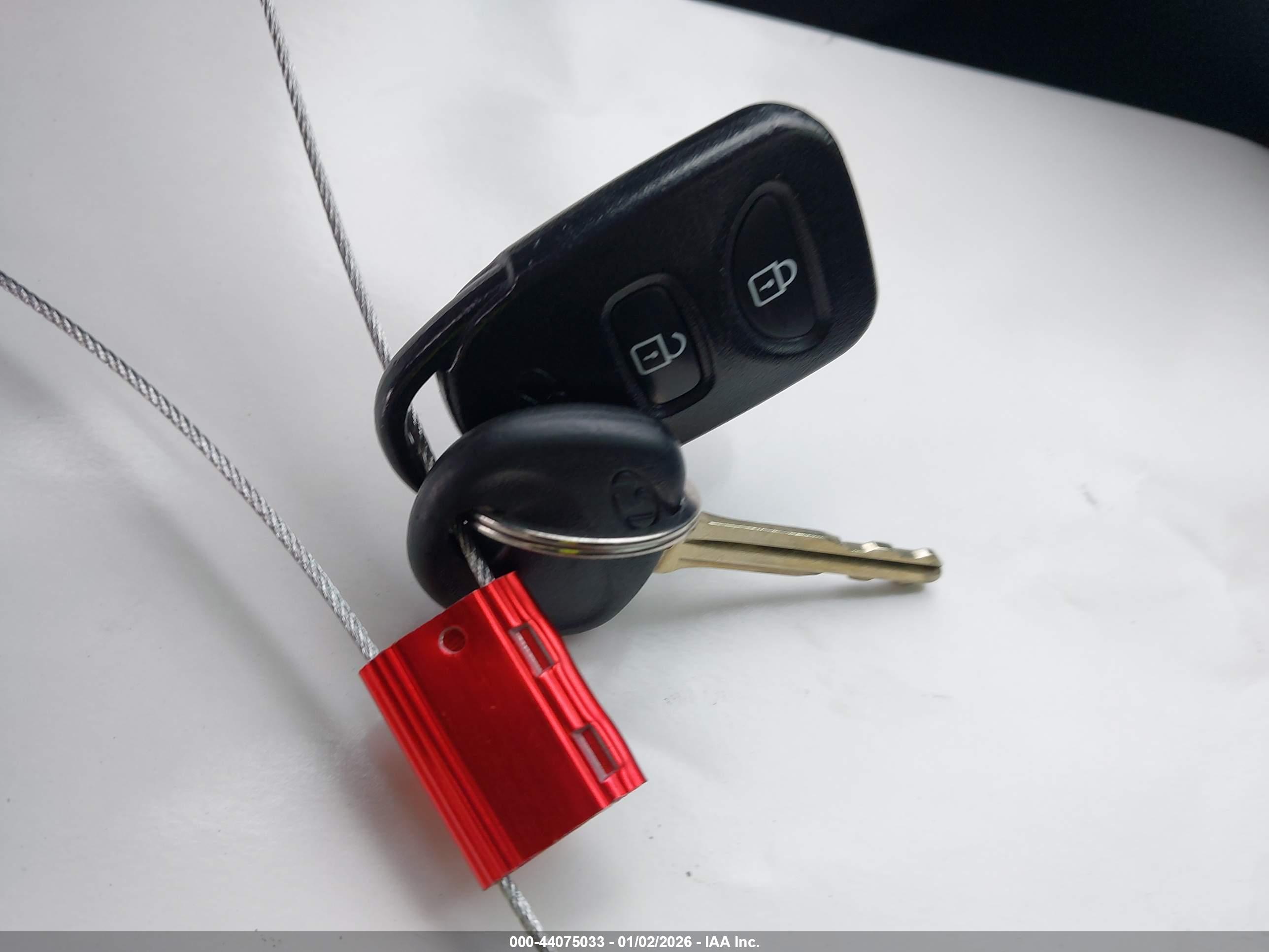HYUNDAI TUCSON image 11