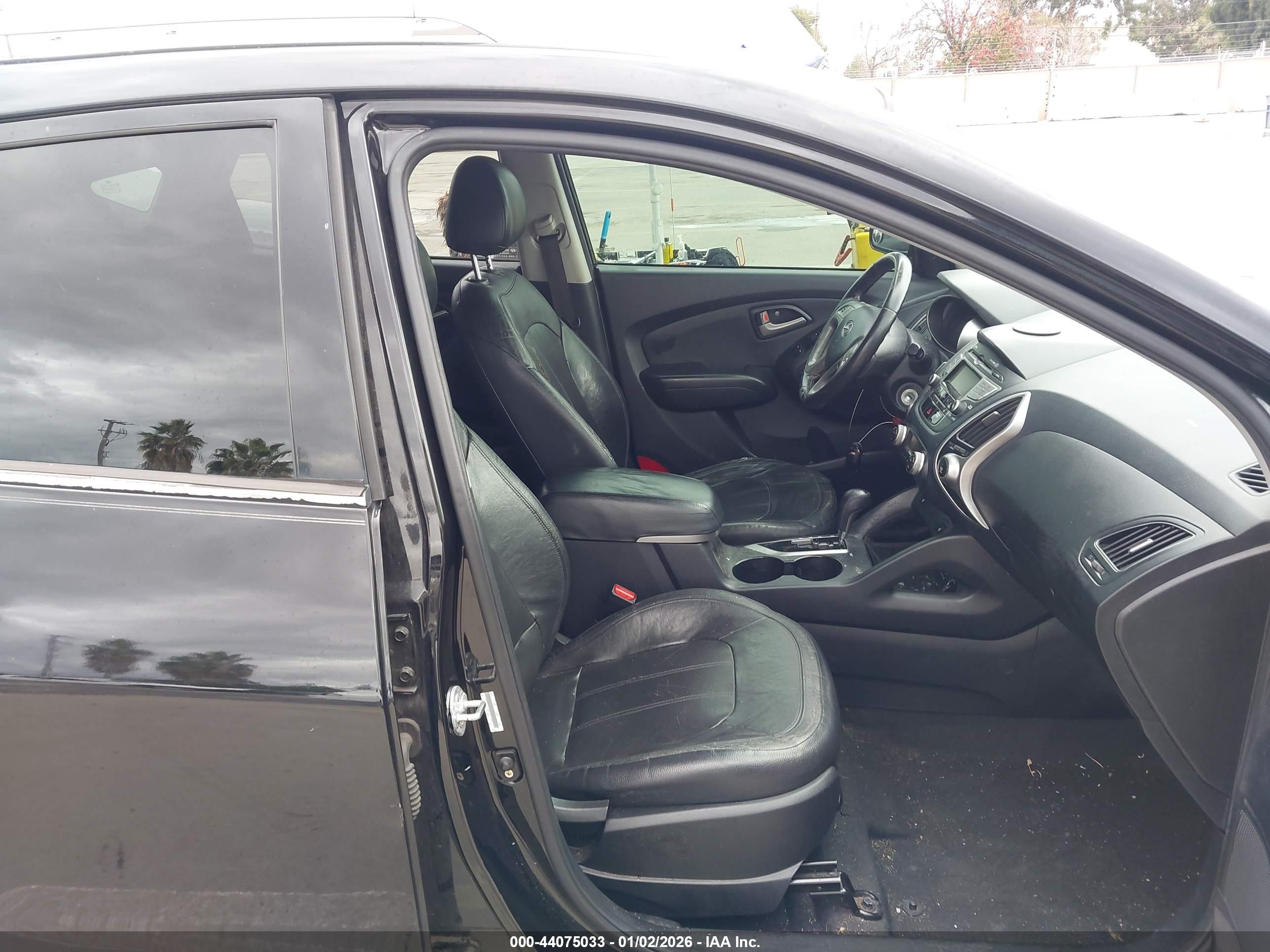HYUNDAI TUCSON image 5