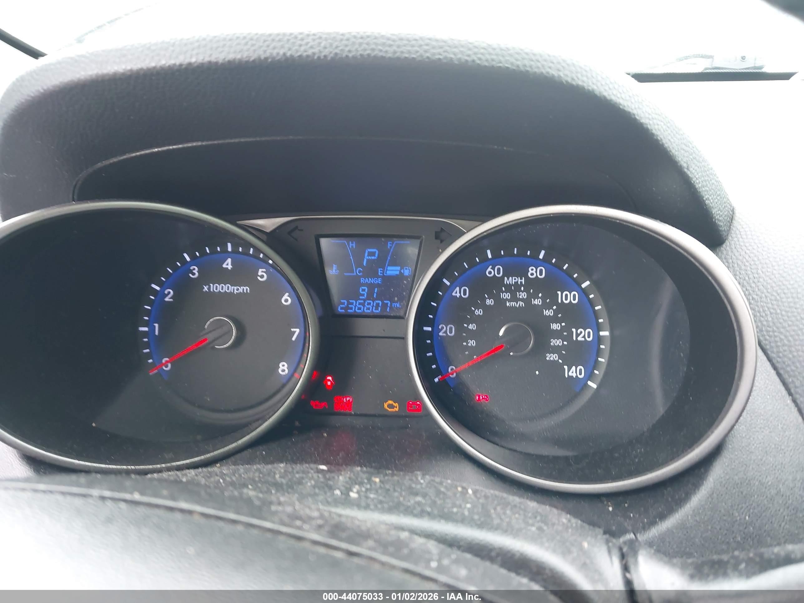 HYUNDAI TUCSON image 7