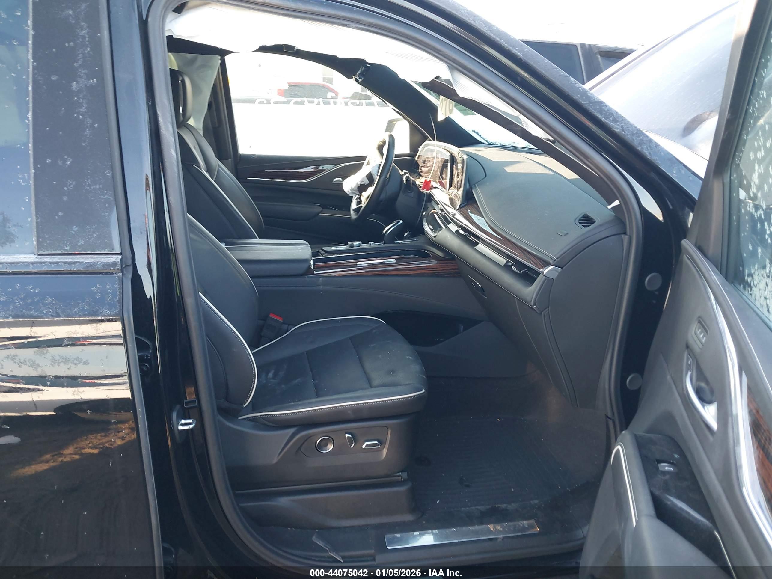 CADILLAC ESCALADE image 5