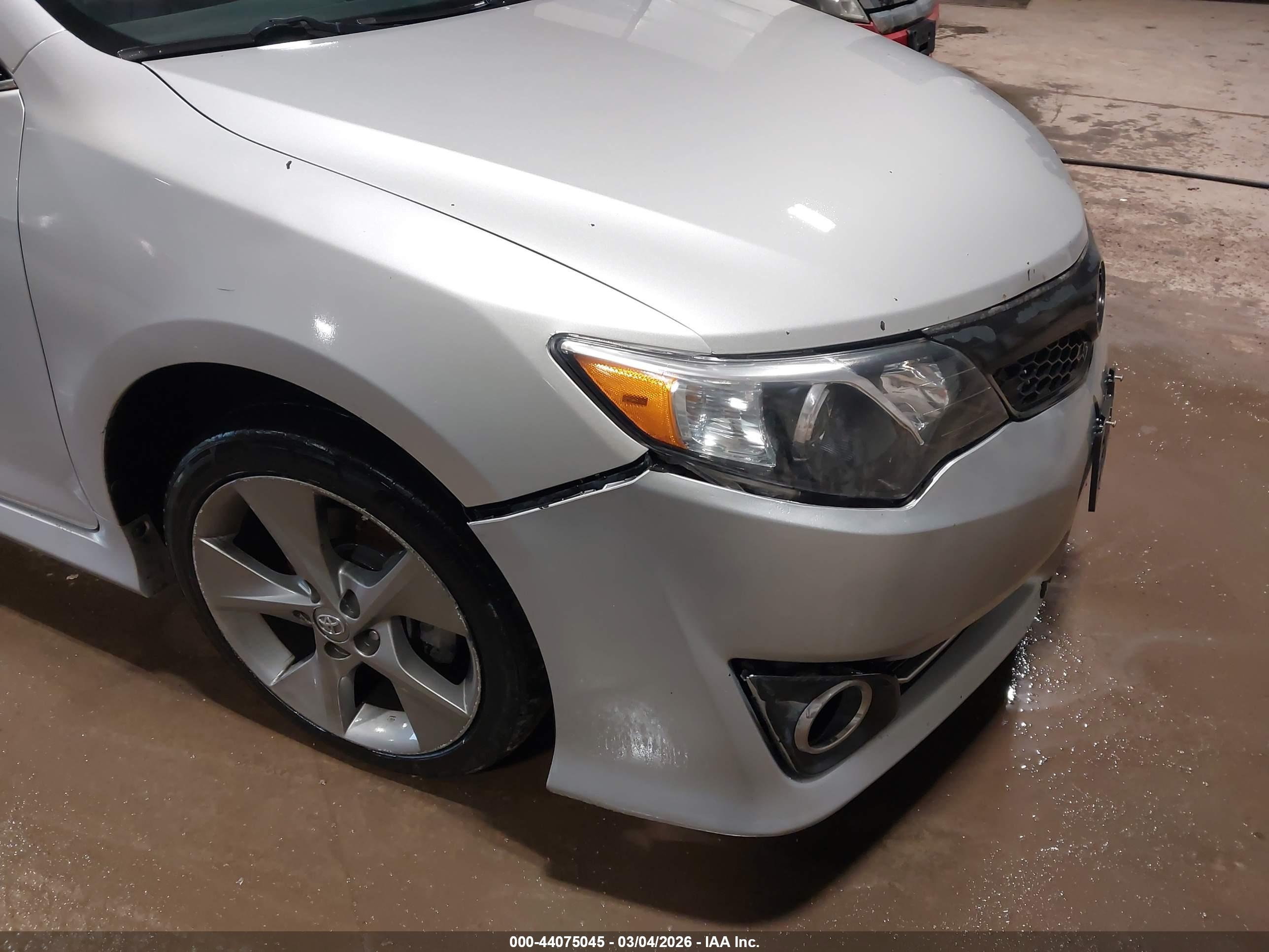 TOYOTA CAMRY image 6