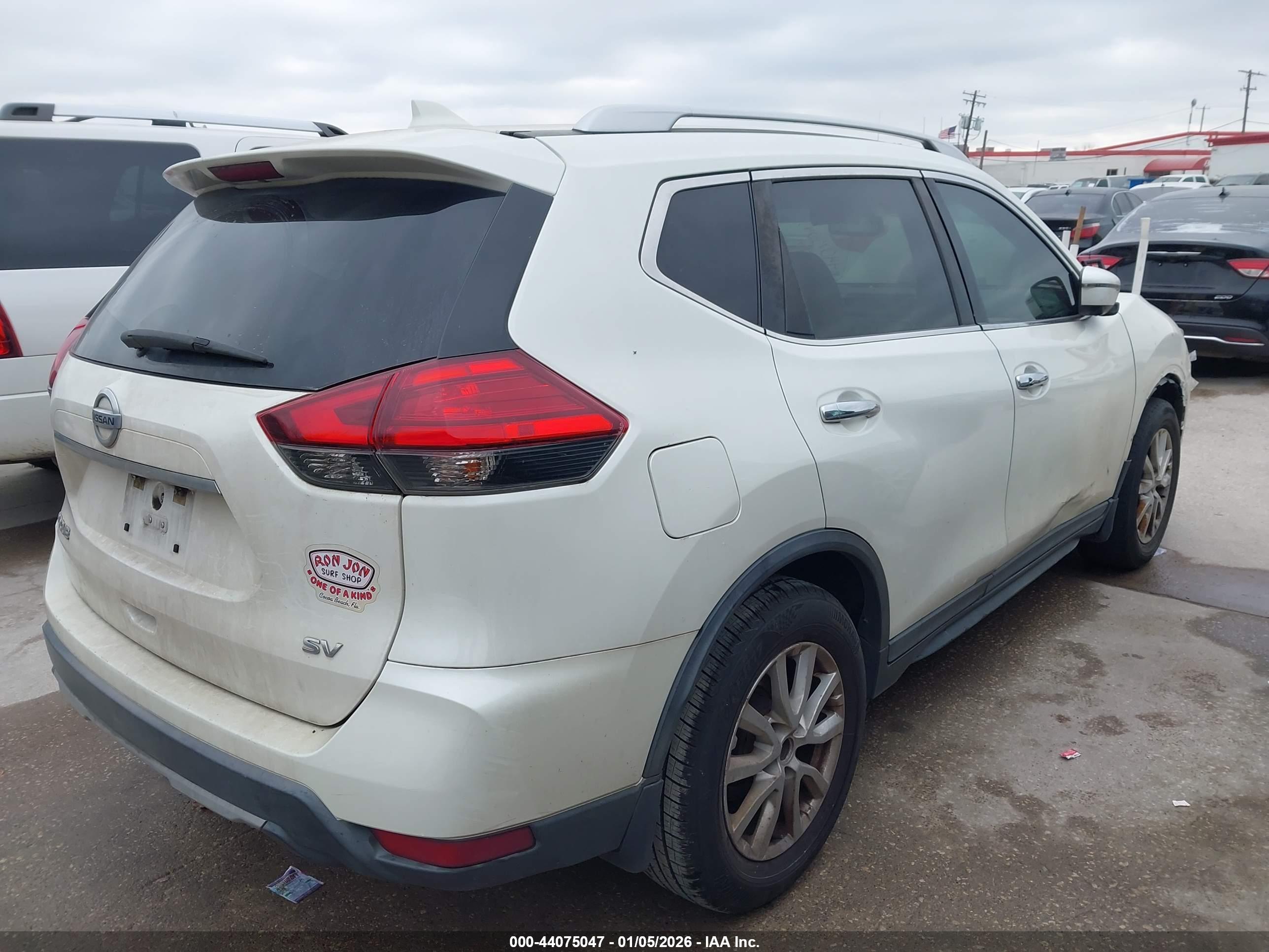 NISSAN ROGUE image 4