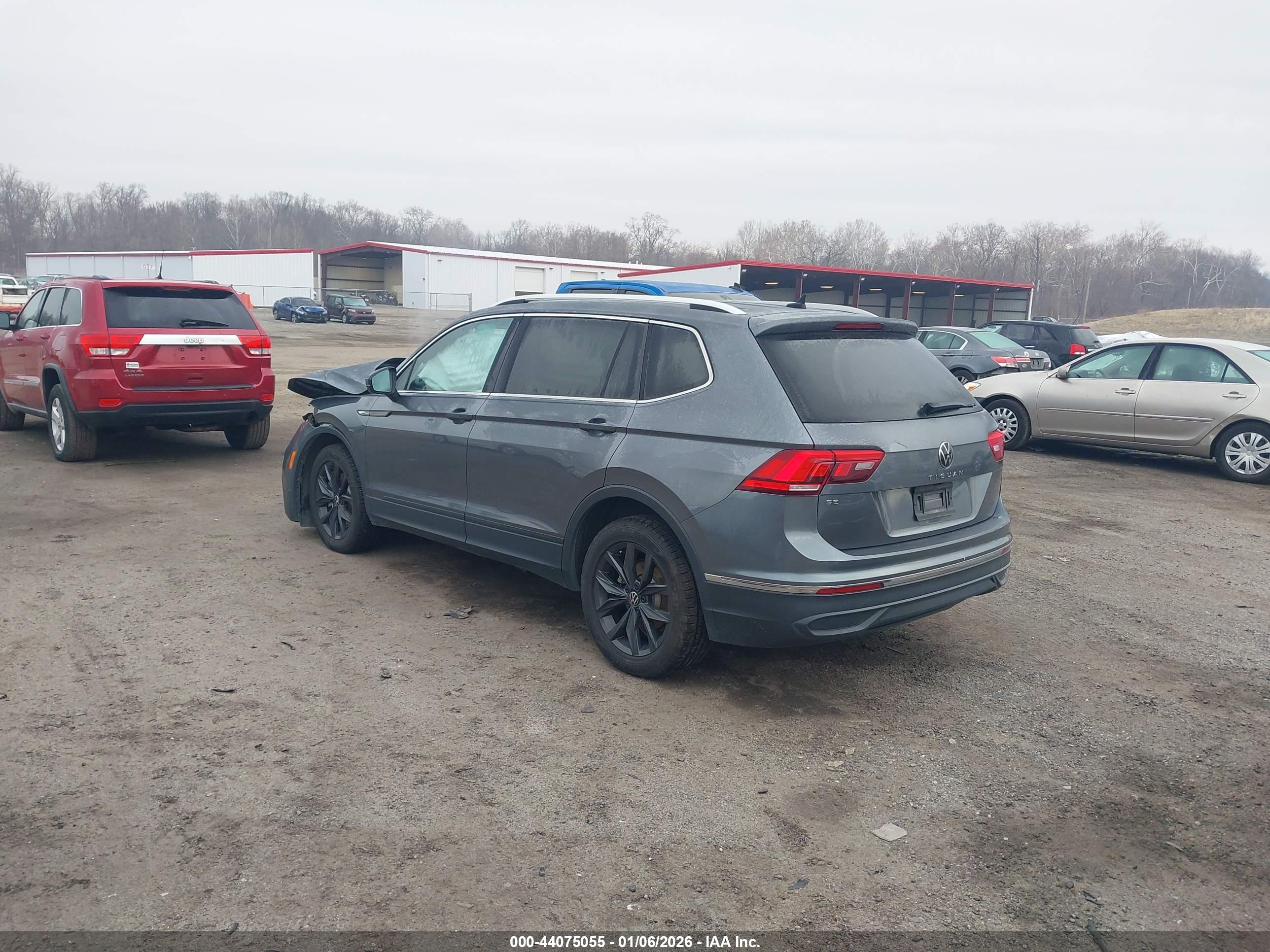 VOLKSWAGEN TIGUAN image 3