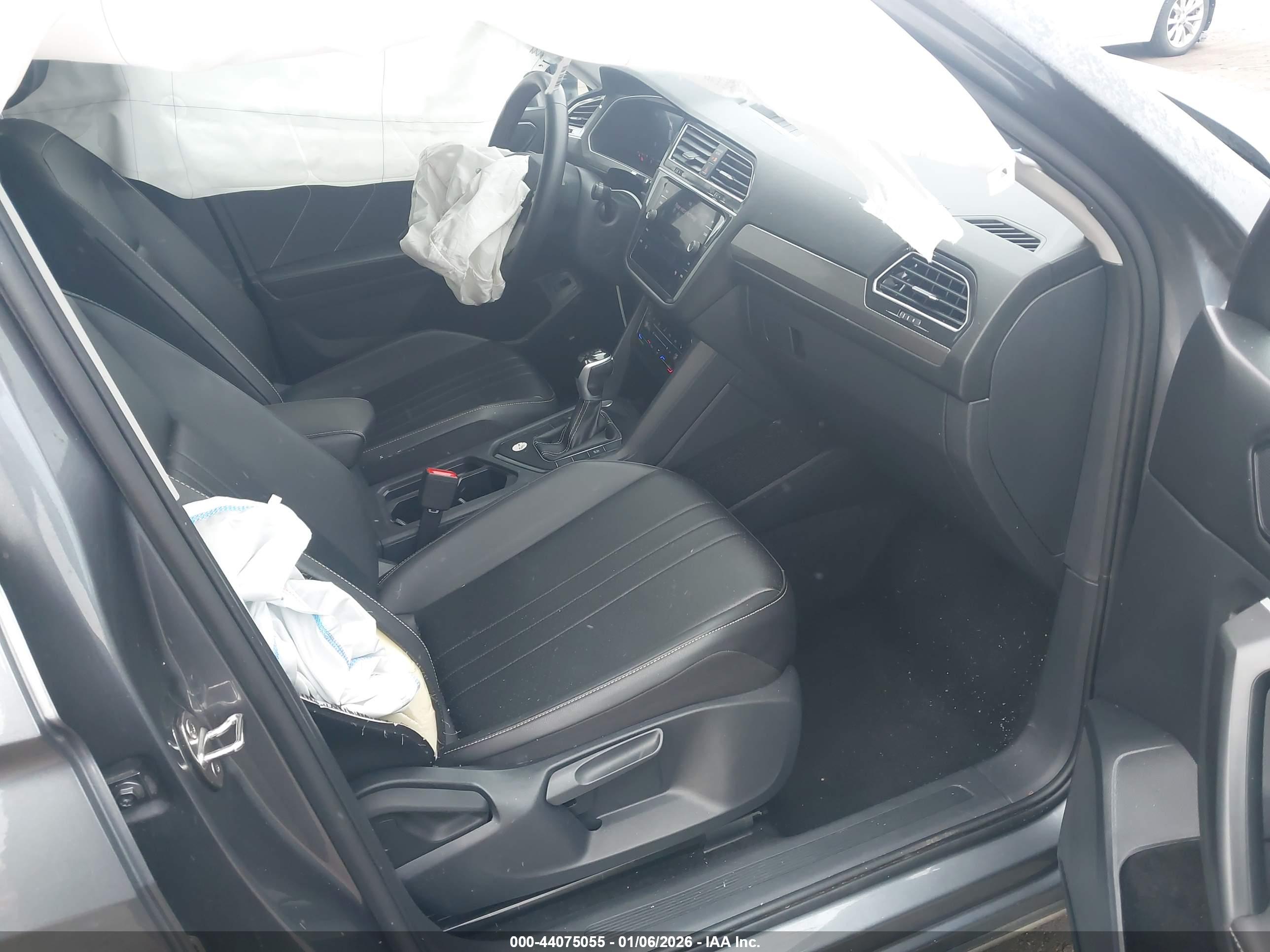VOLKSWAGEN TIGUAN image 5