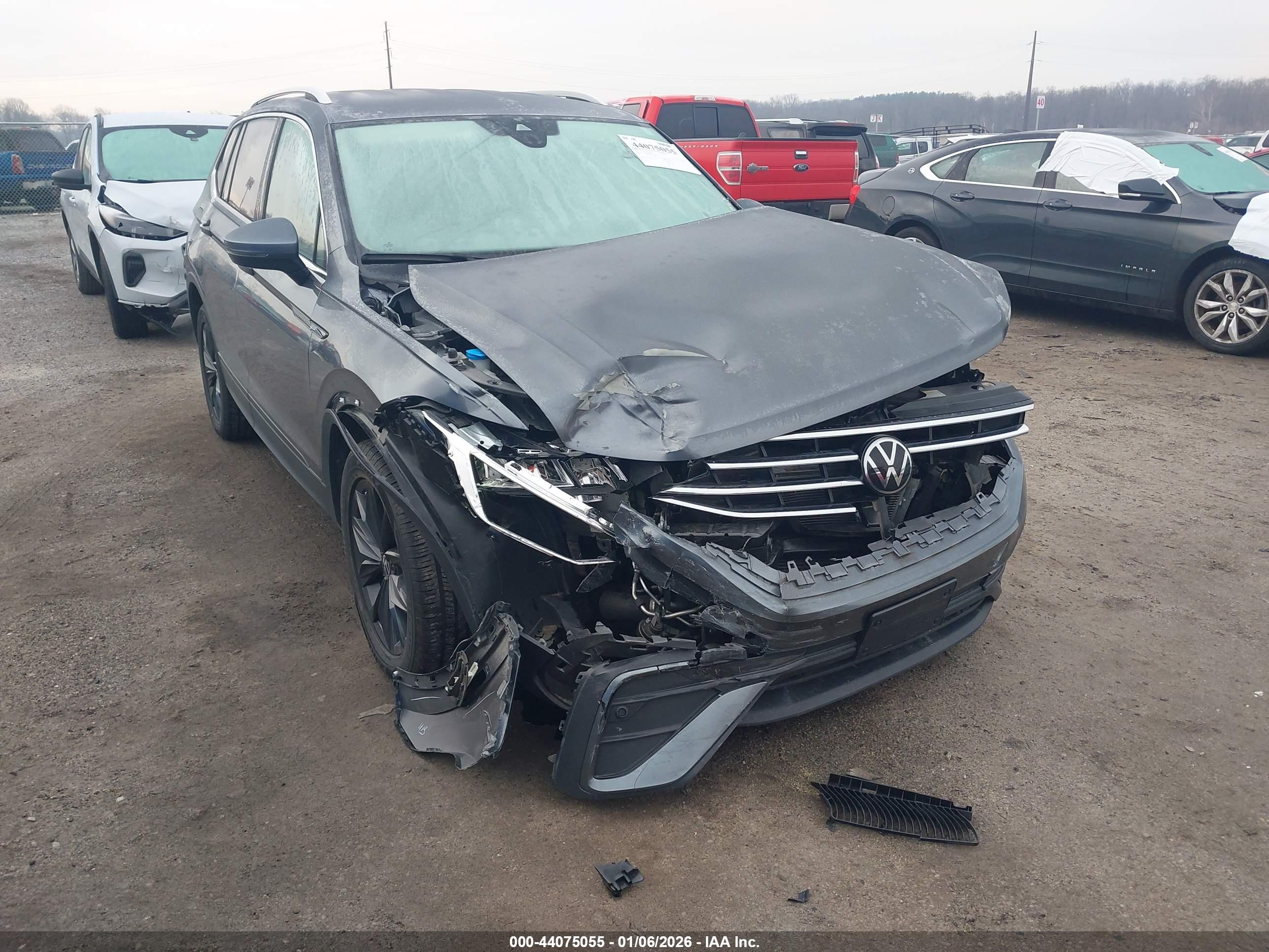 VOLKSWAGEN TIGUAN image 6