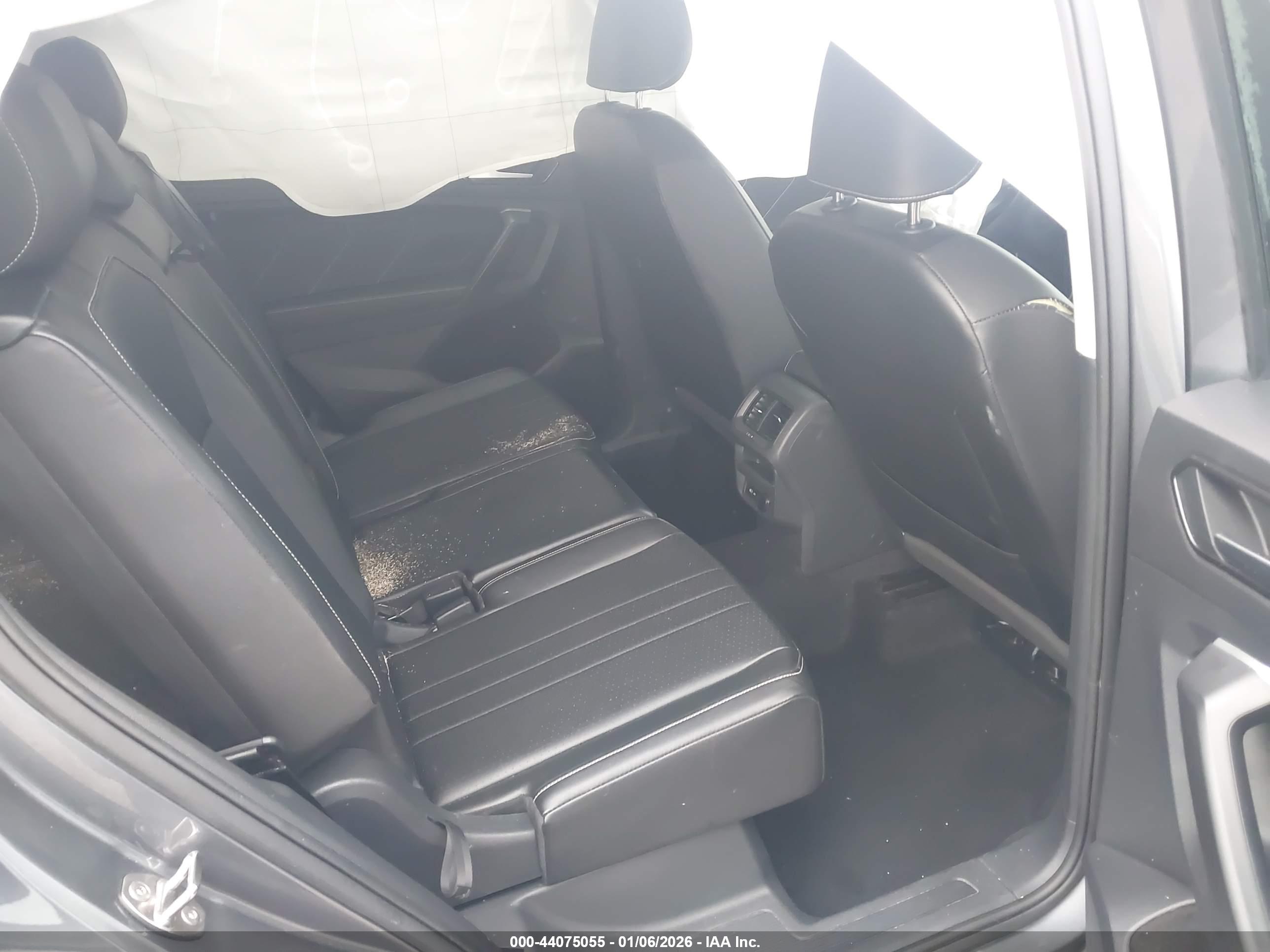 VOLKSWAGEN TIGUAN image 8