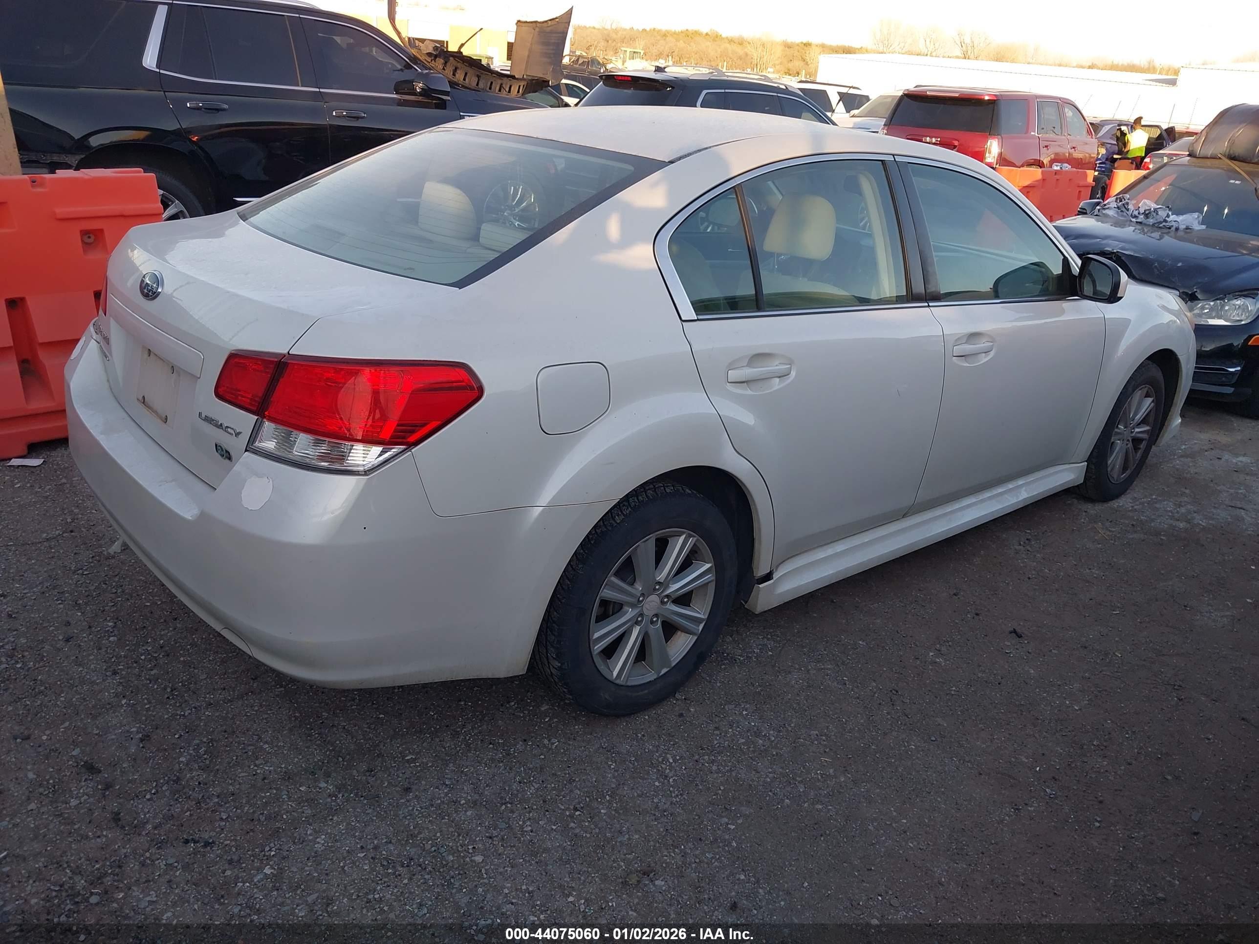 SUBARU LEGACY image 4