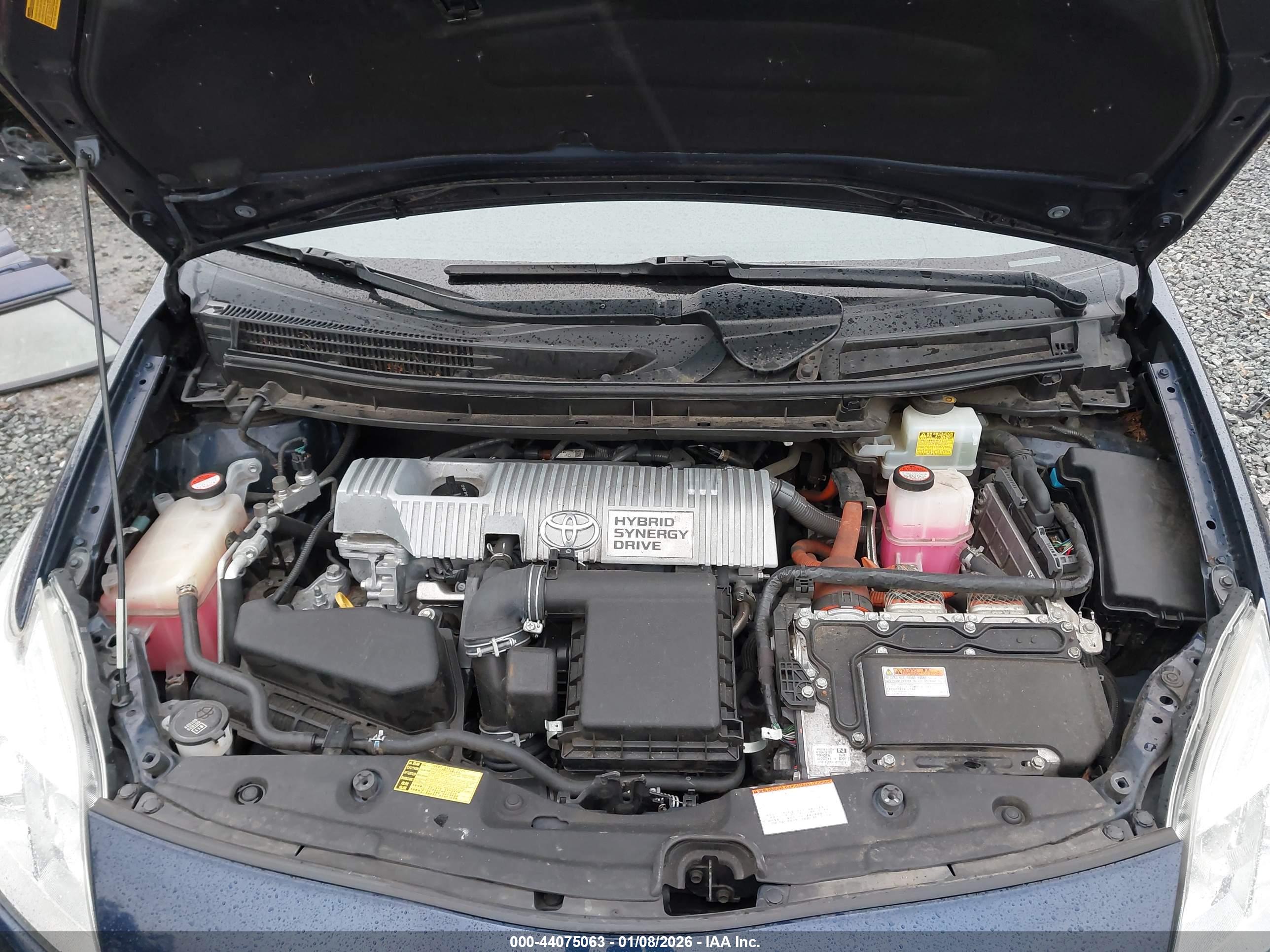 TOYOTA PRIUS image 10