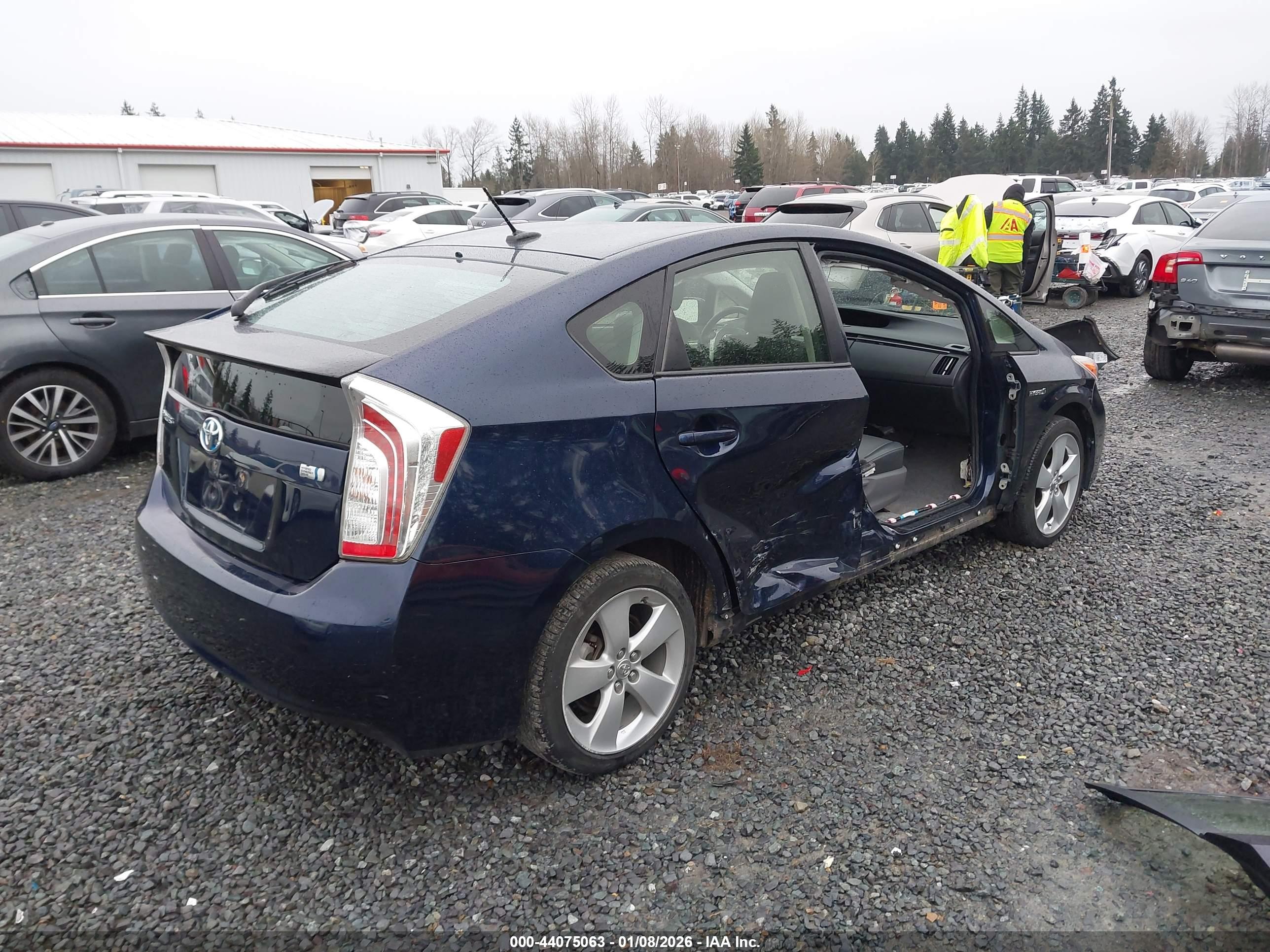 TOYOTA PRIUS image 4