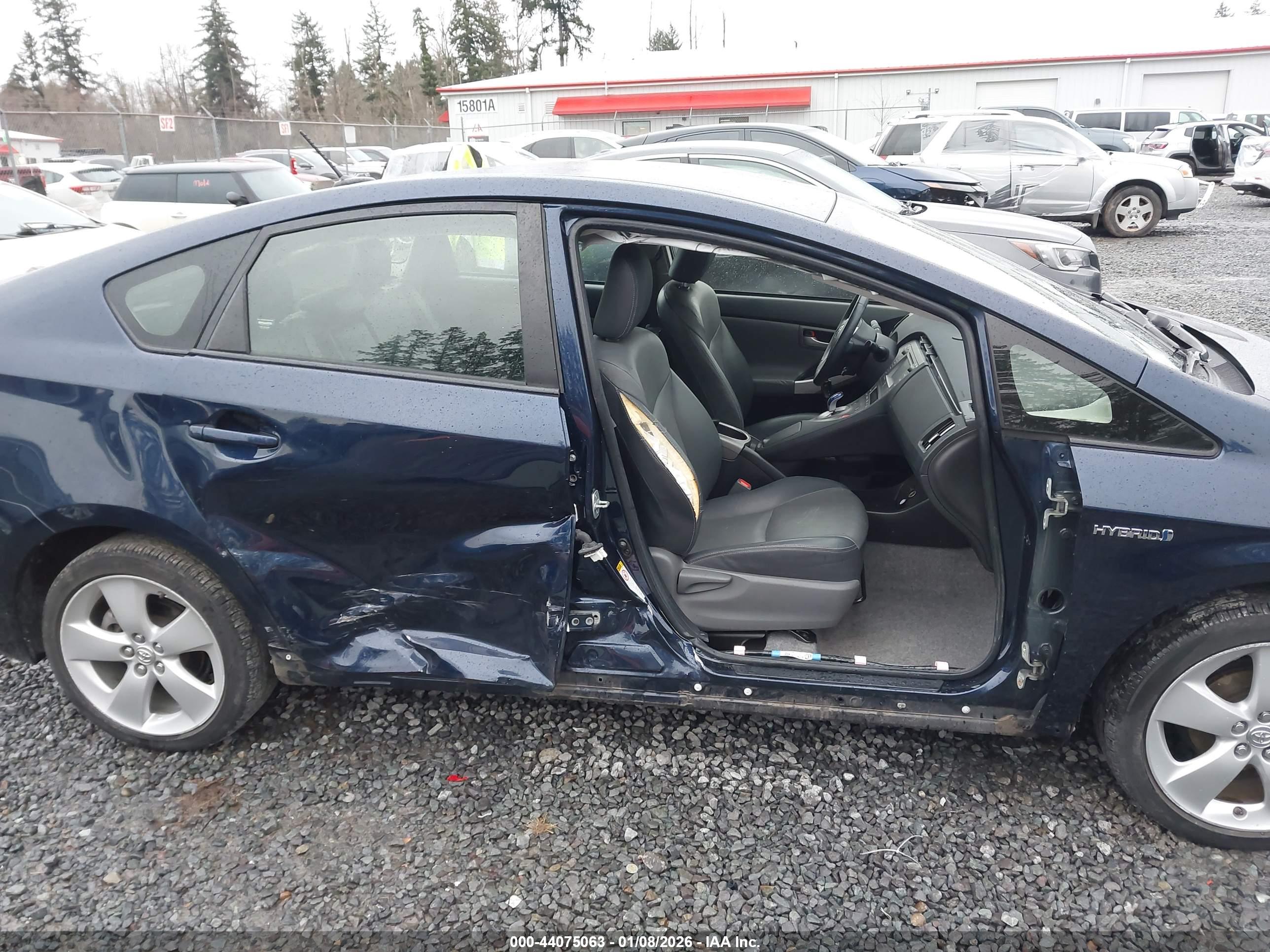 TOYOTA PRIUS image 6