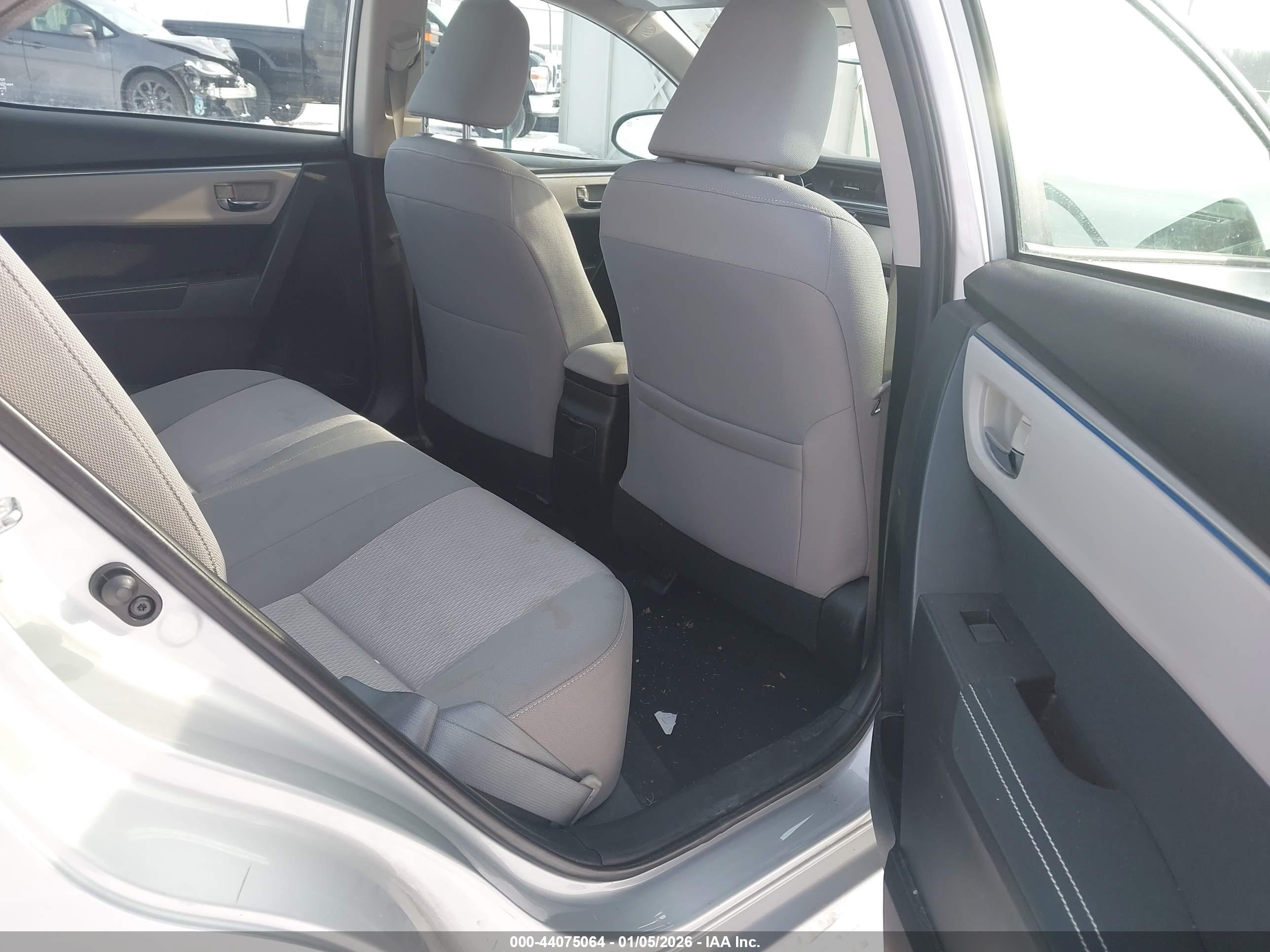 TOYOTA COROLLA image 8