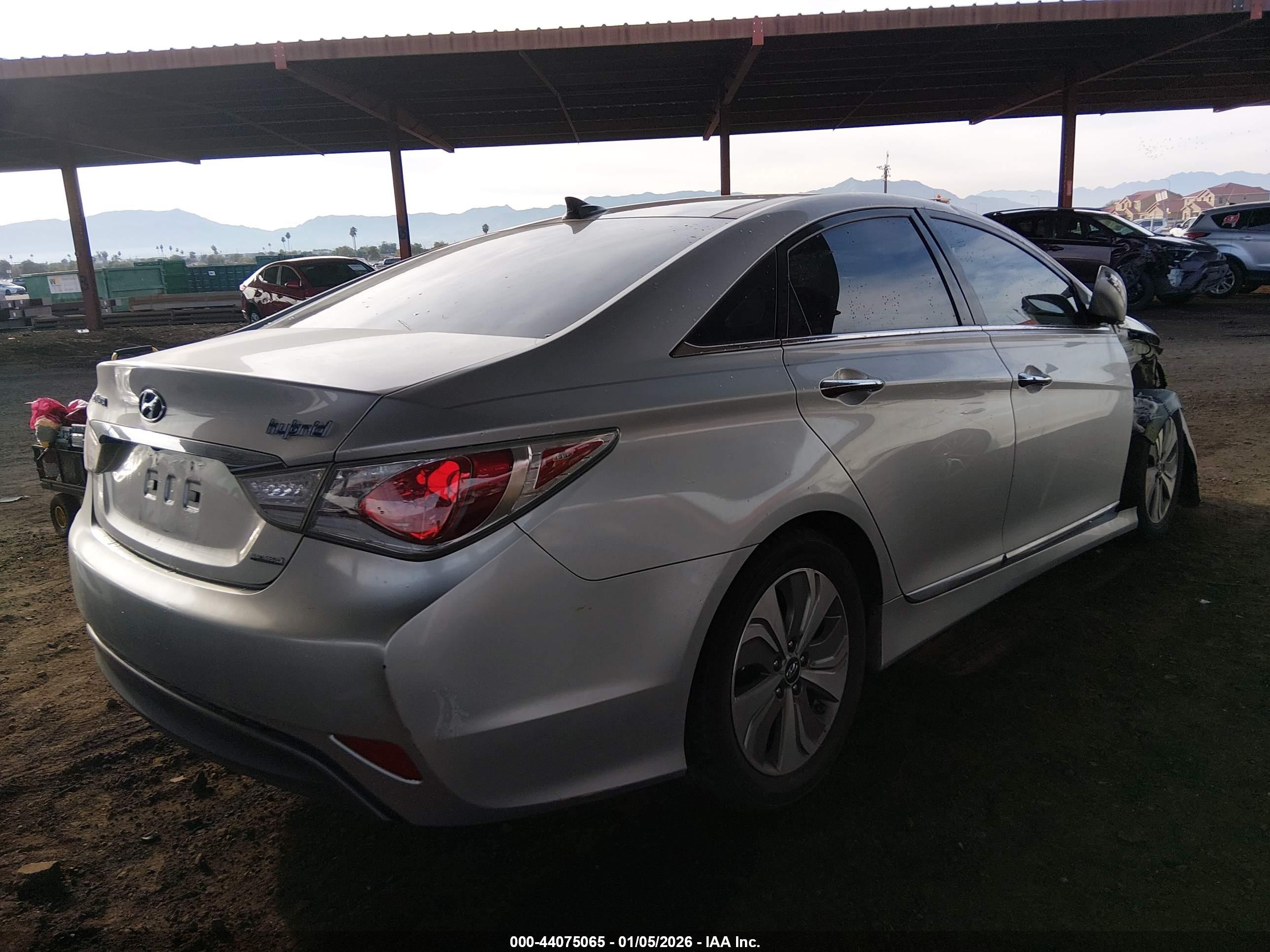 HYUNDAI SONATA image 4