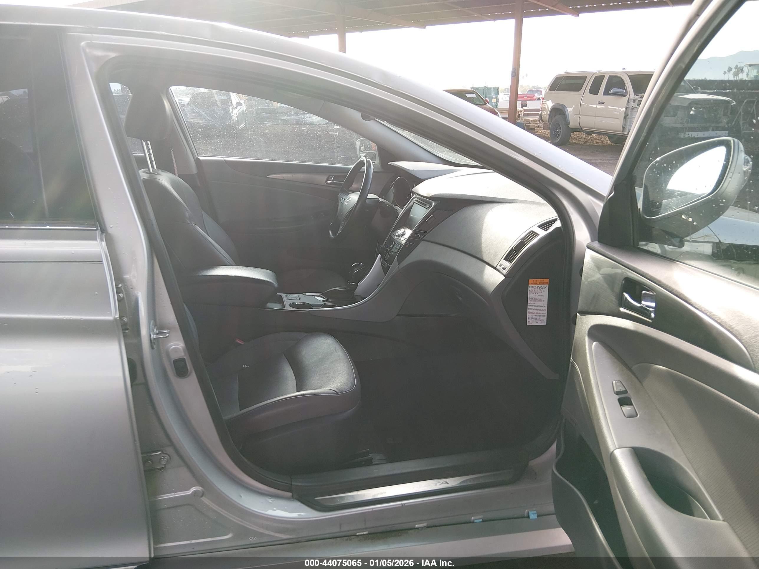 HYUNDAI SONATA image 5