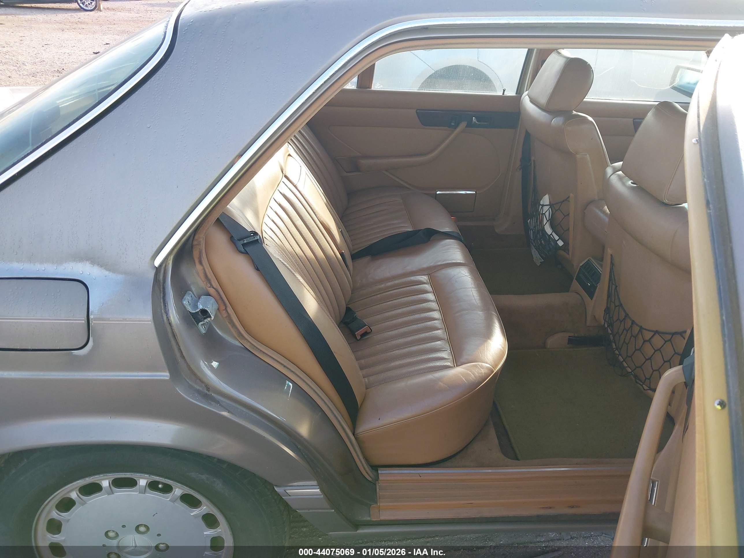 MERCEDES-BENZ 300 image 8