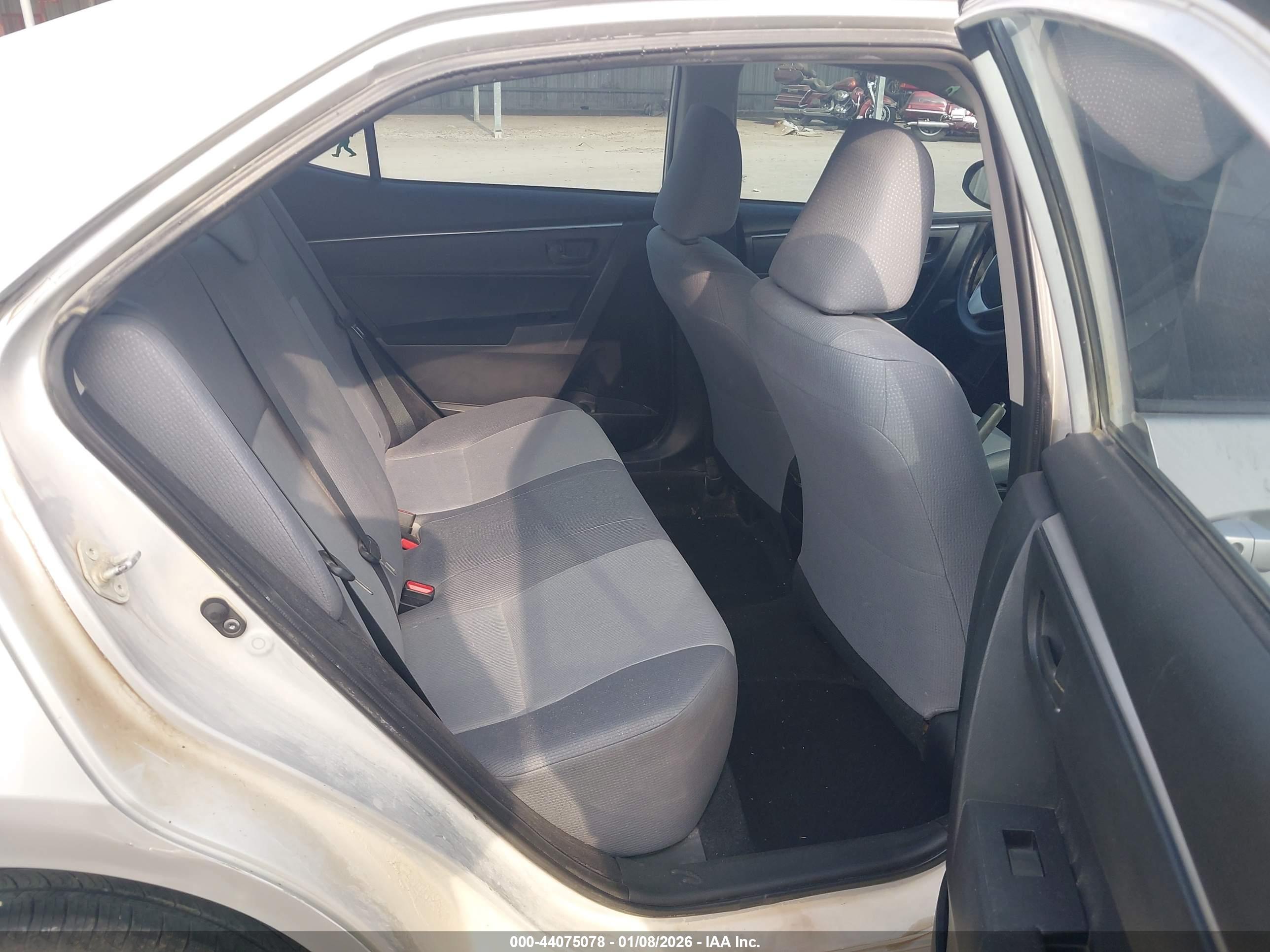 TOYOTA COROLLA image 8