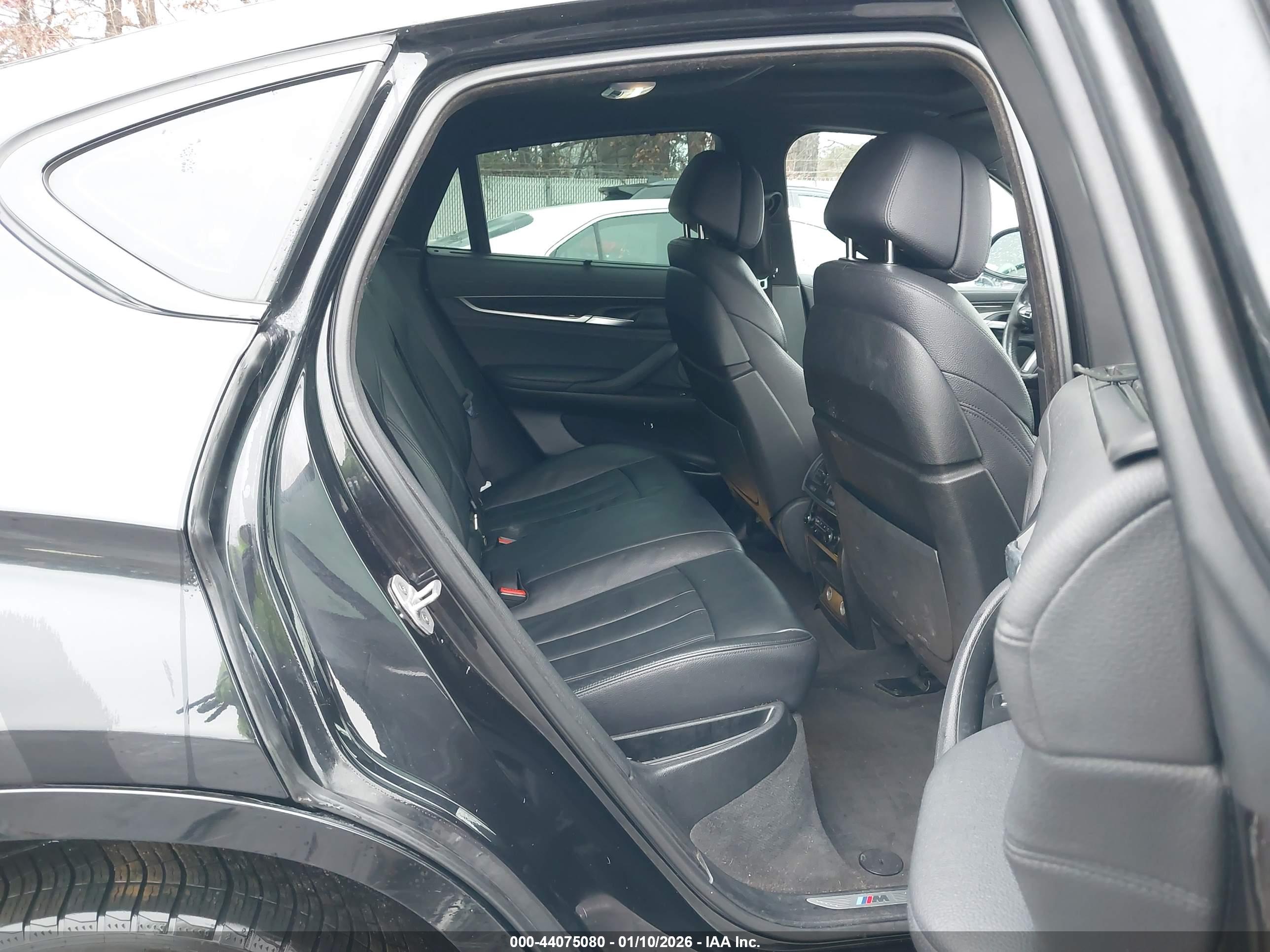 BMW X6 image 8