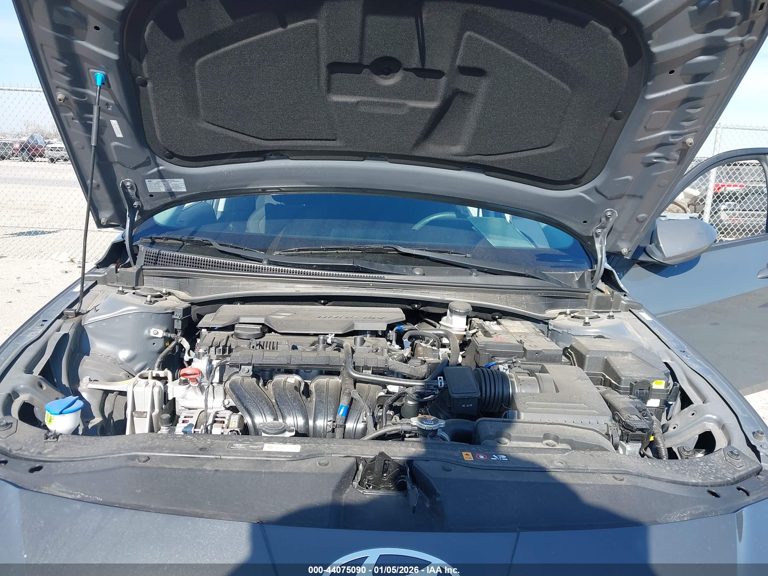 HYUNDAI ELANTRA image 10
