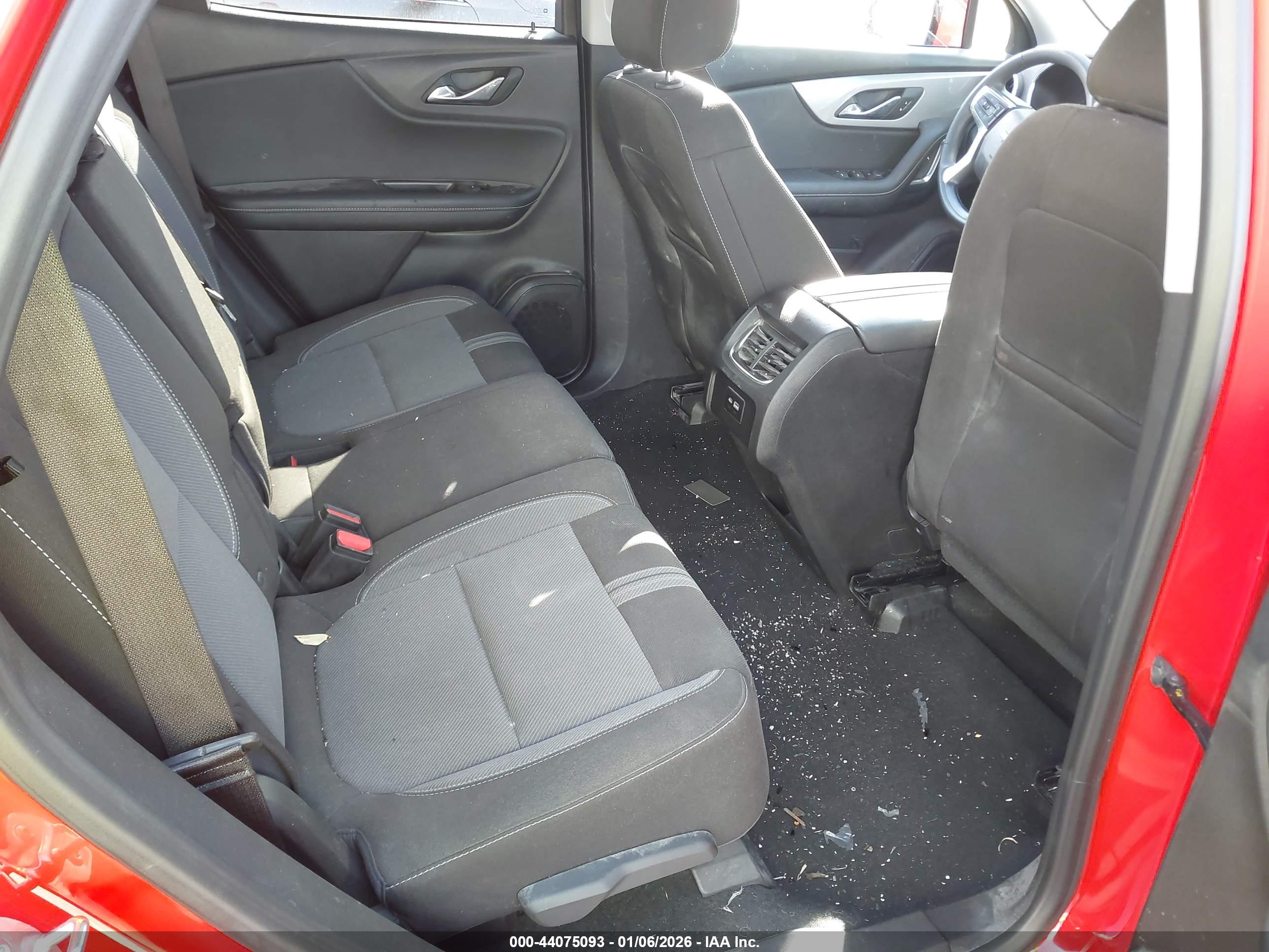 CHEVROLET BLAZER image 8