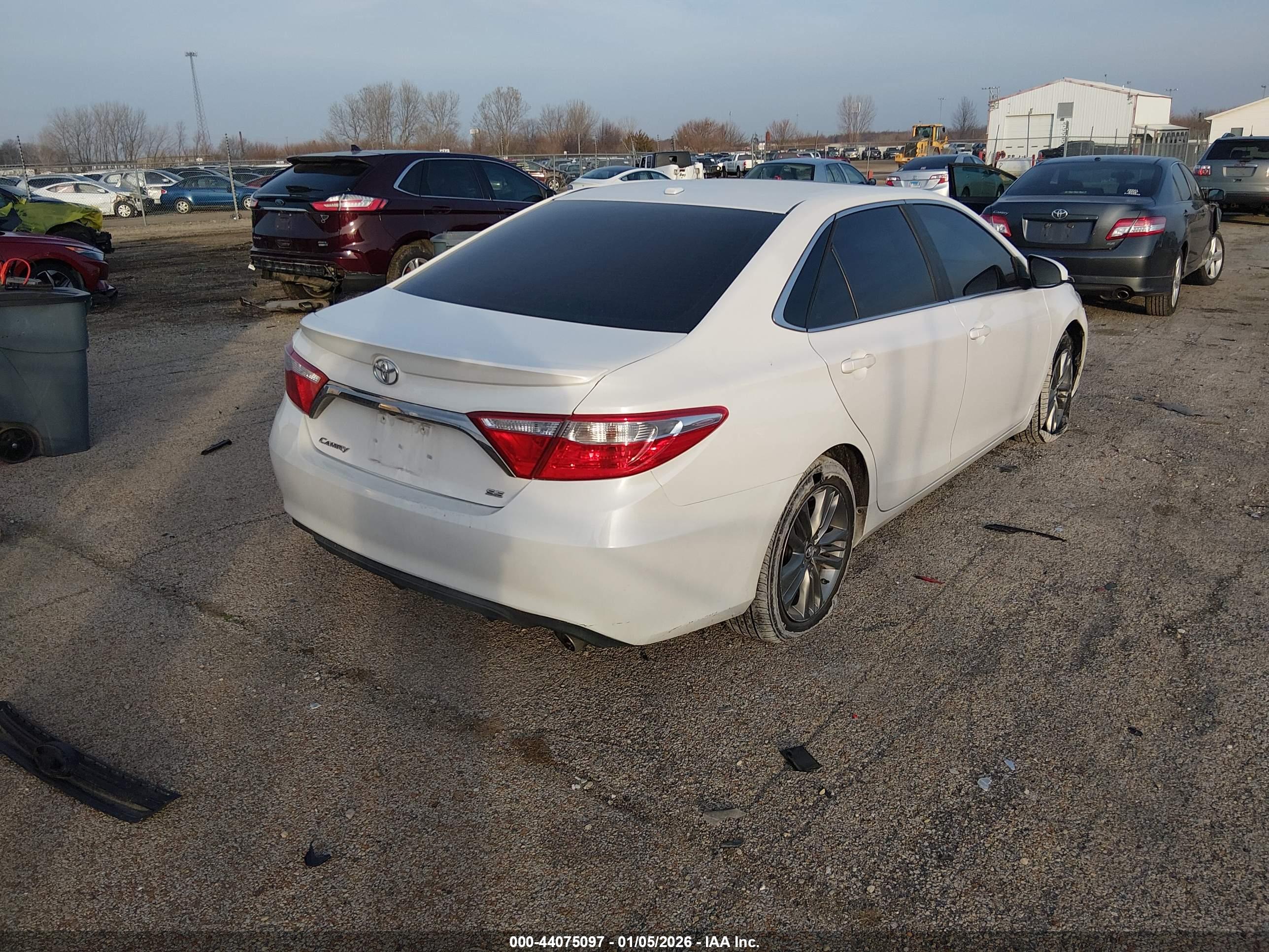 TOYOTA CAMRY image 4