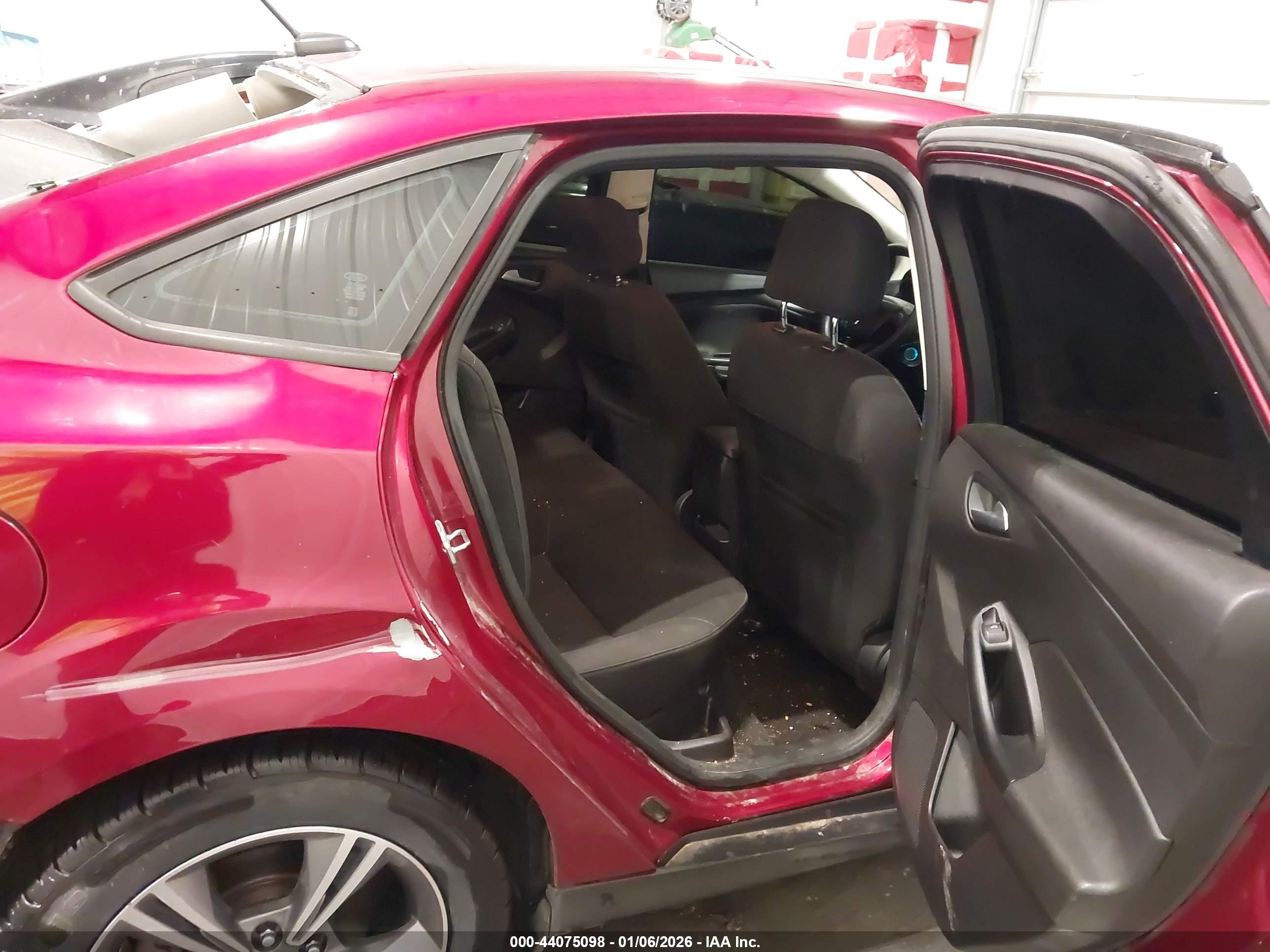 FORD FOCUS image 8