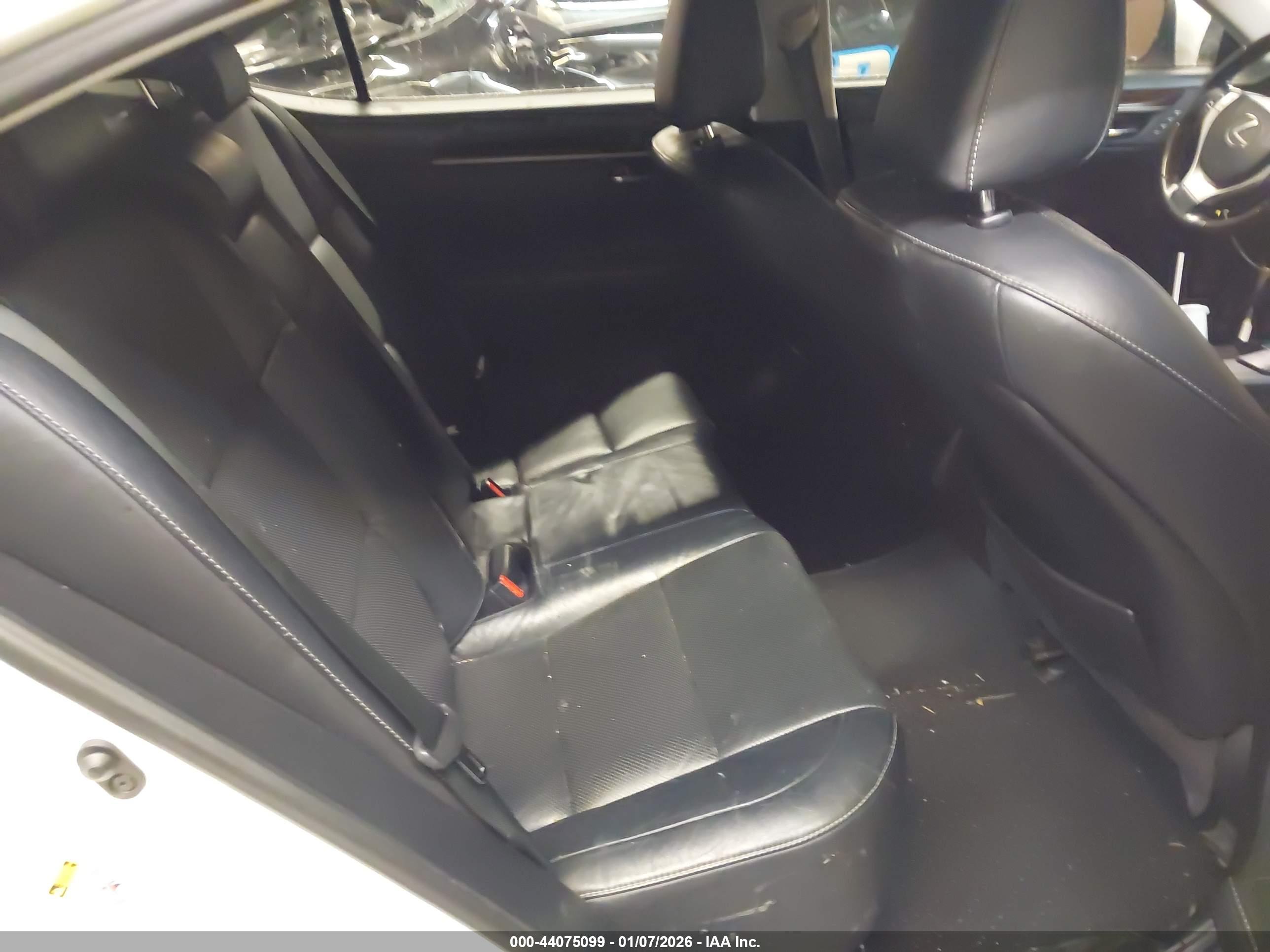 LEXUS ES image 8