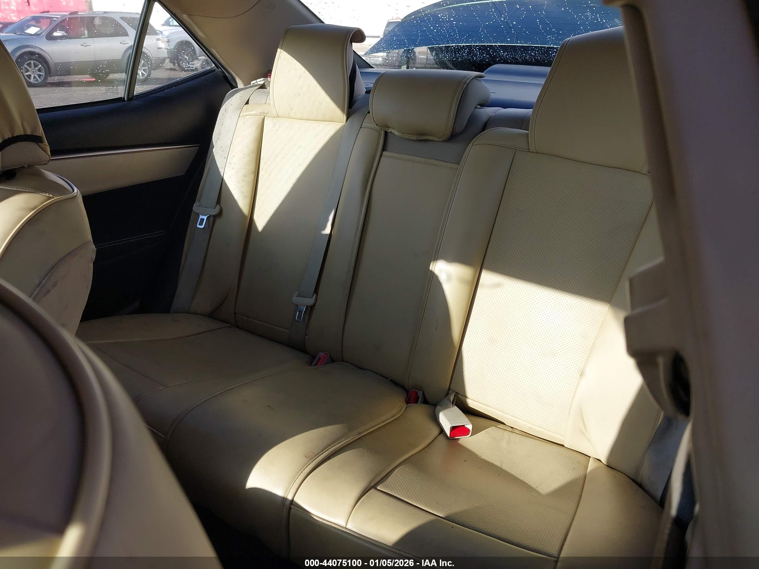 TOYOTA COROLLA image 8
