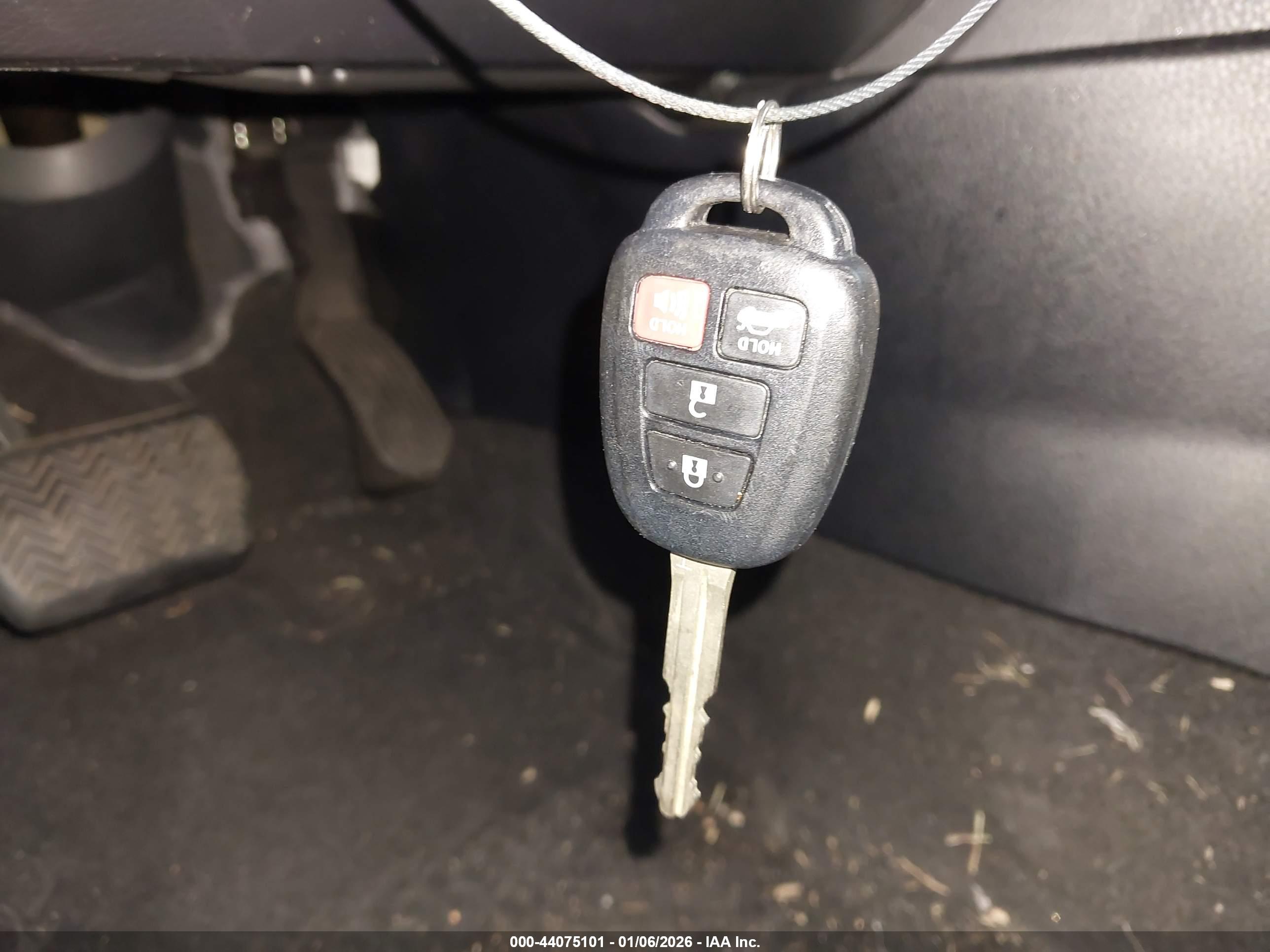 TOYOTA COROLLA image 11